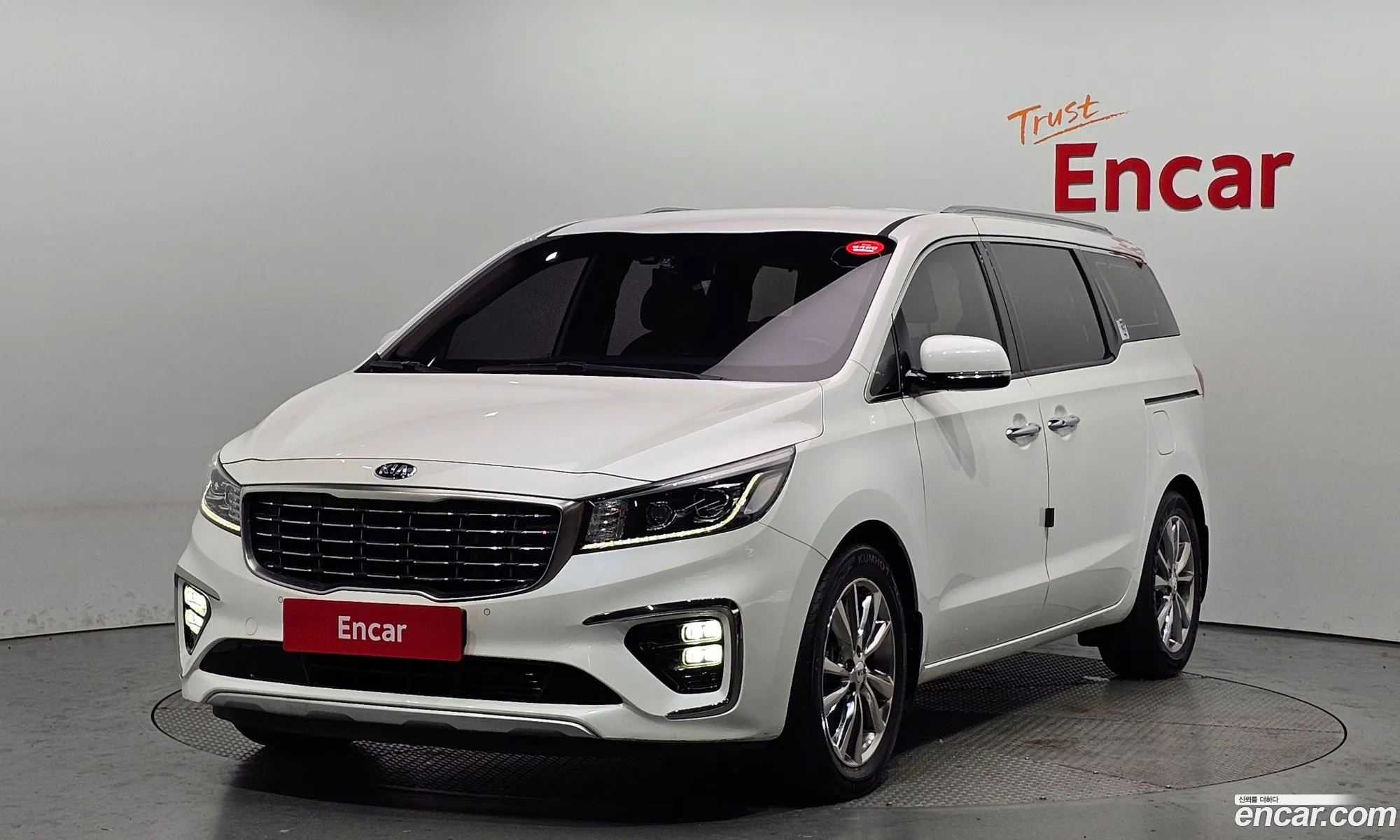 Kia Carnival 9-Seater Prestige 2020 - фотография 18780104