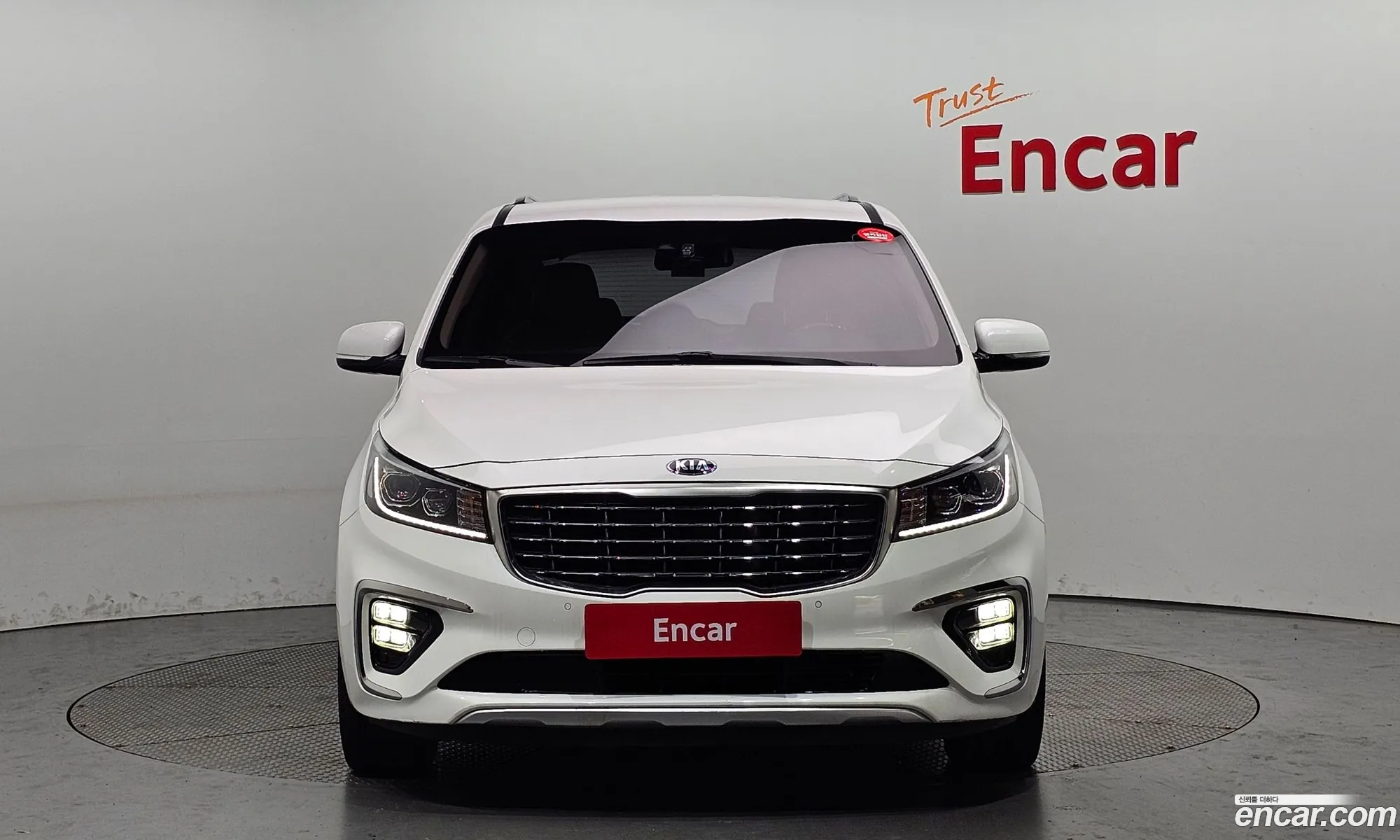 Kia Carnival 9-Seater Prestige 2020 - фотография 18780106