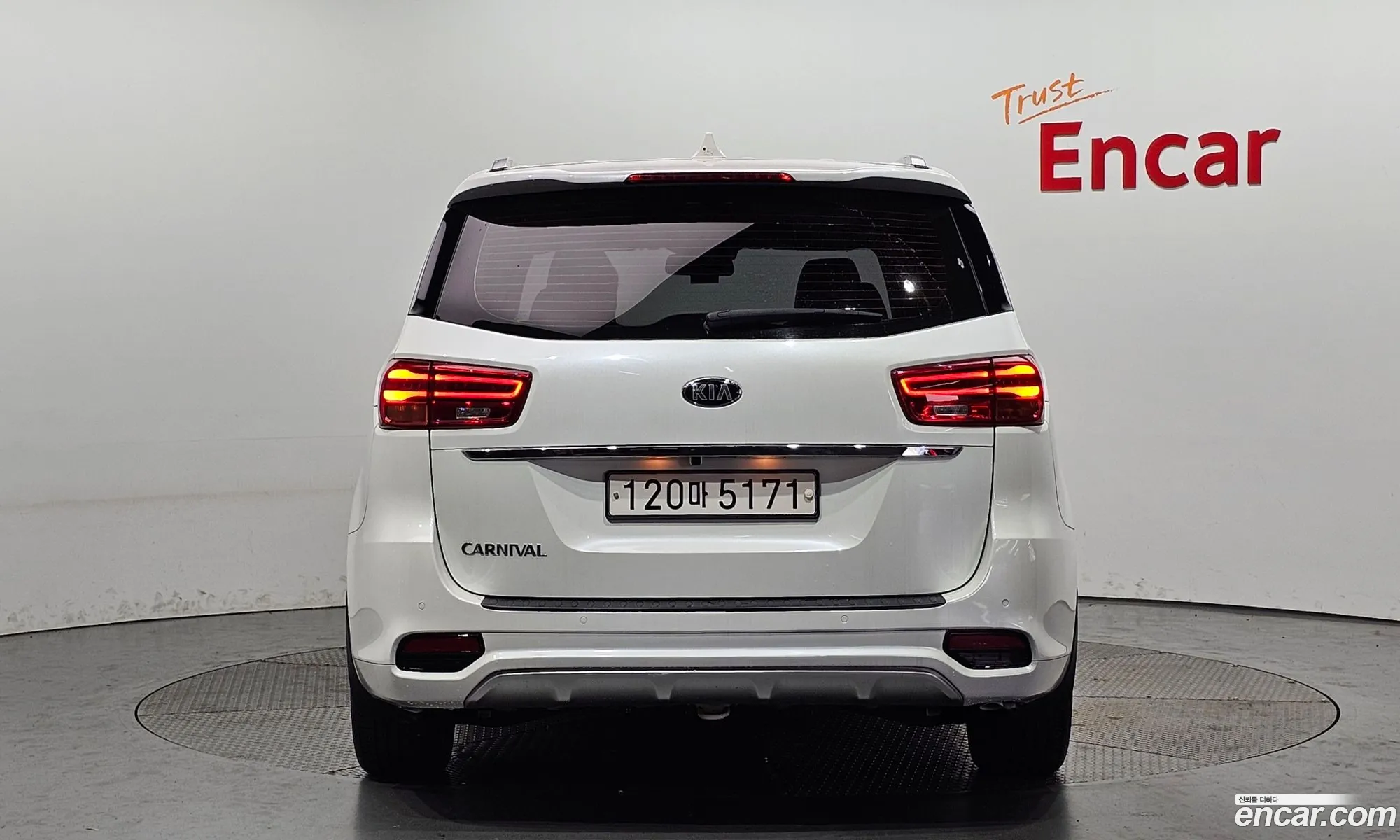 Kia Carnival 9-Seater Prestige 2020 - фотография 18780107