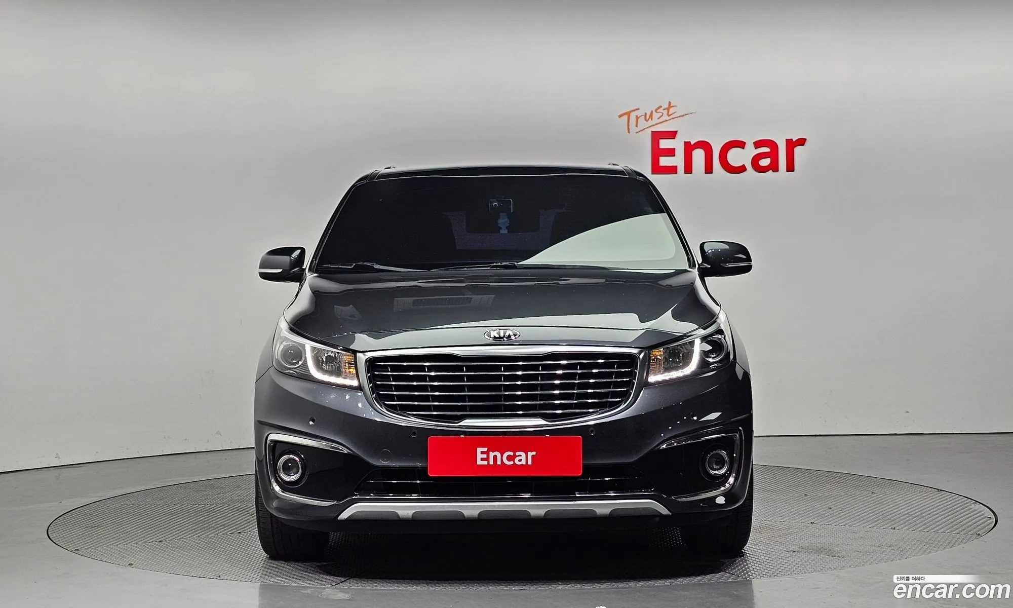 Kia Carnival 9-Seater Prestige 2016 - фотография 11070702
