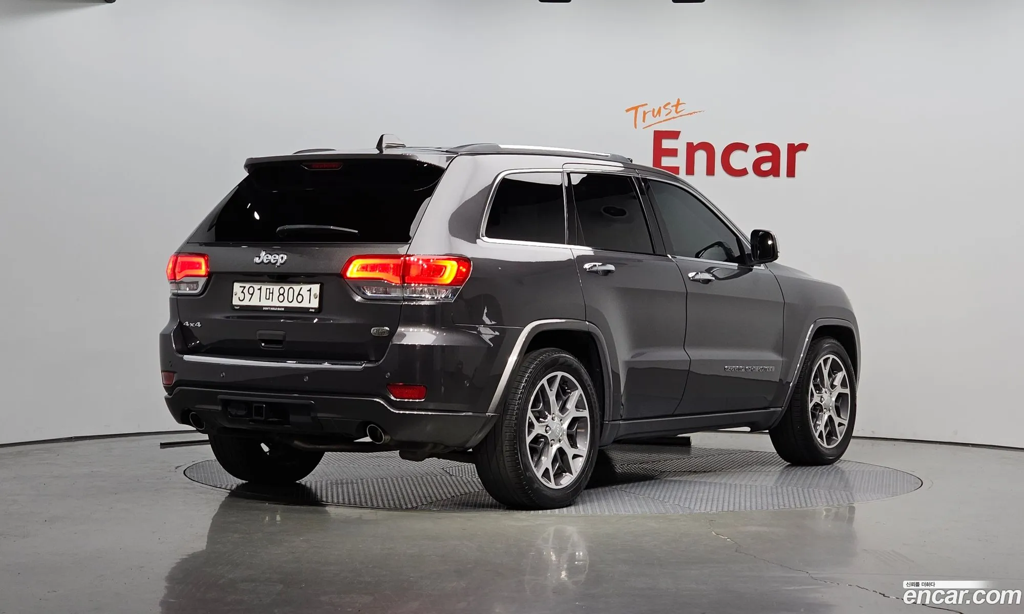 Jeep Grand Cherokee 36 Overland Wk2 - фотография 4453906