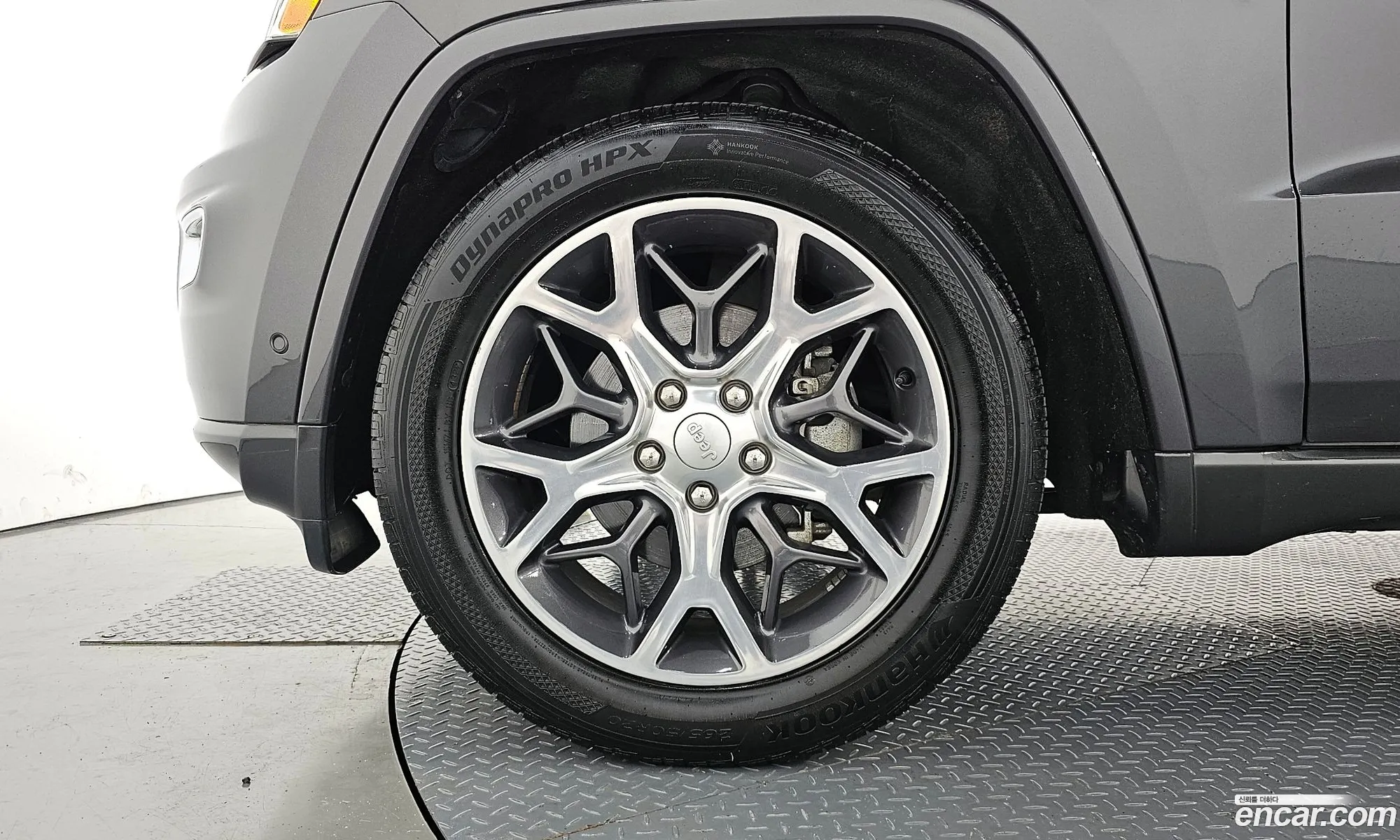 Jeep Grand Cherokee 36 Overland Wk2 - фотография 4453909