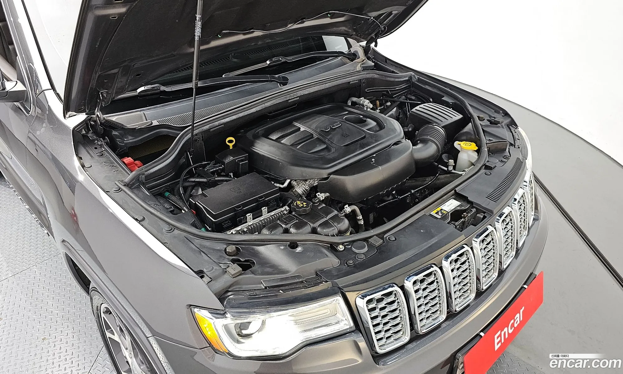 Jeep Grand Cherokee 36 Overland Wk2 - фотография 4453910