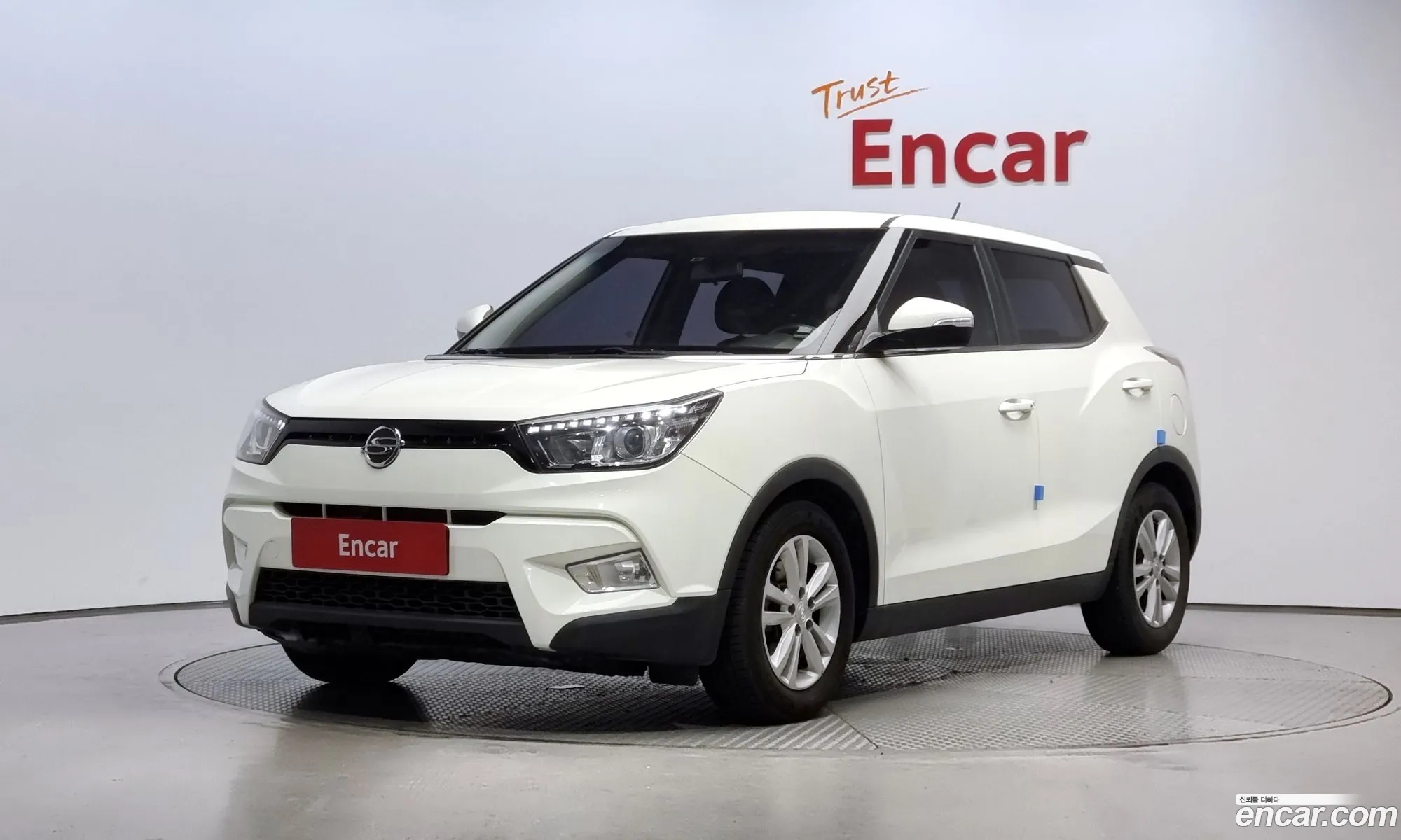 Ssangyong Tivoli Tivoli Vx 2Wd 2015 - фотография 2012234