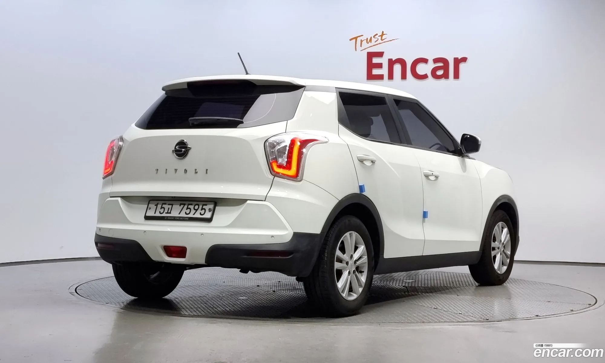 Ssangyong Tivoli Tivoli Vx 2Wd 2015 - фотография 2012235