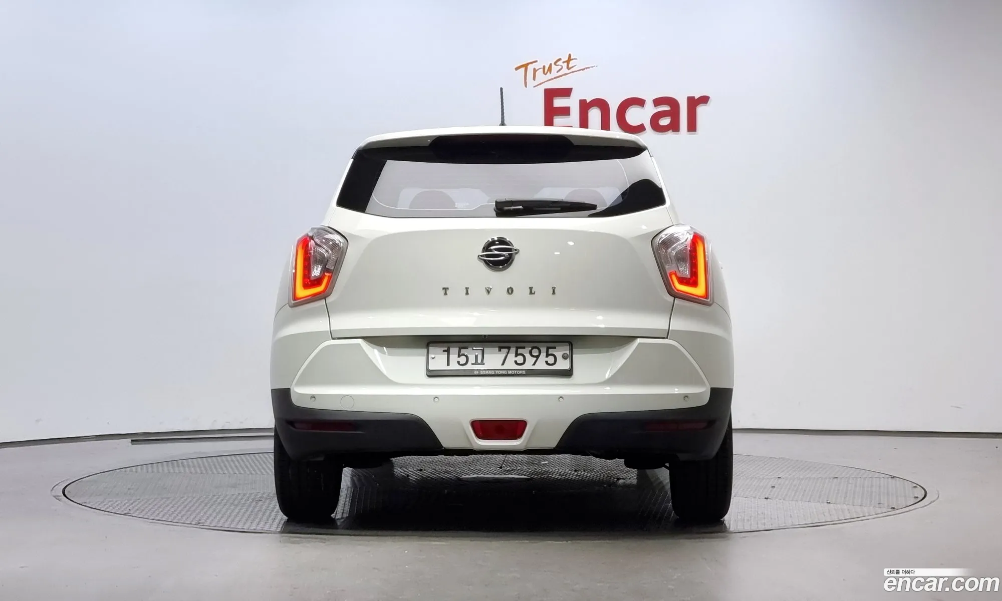 Ssangyong Tivoli Tivoli Vx 2Wd 2015 - фотография 2012237