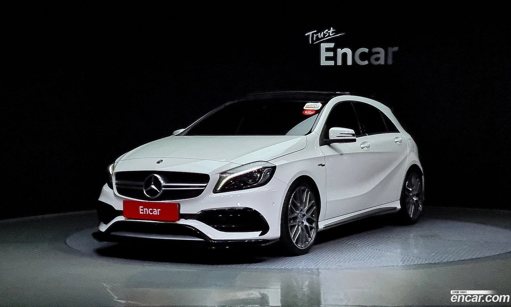 Benz A-Class W176 A45 Amg 4Matic - фотография 12791978