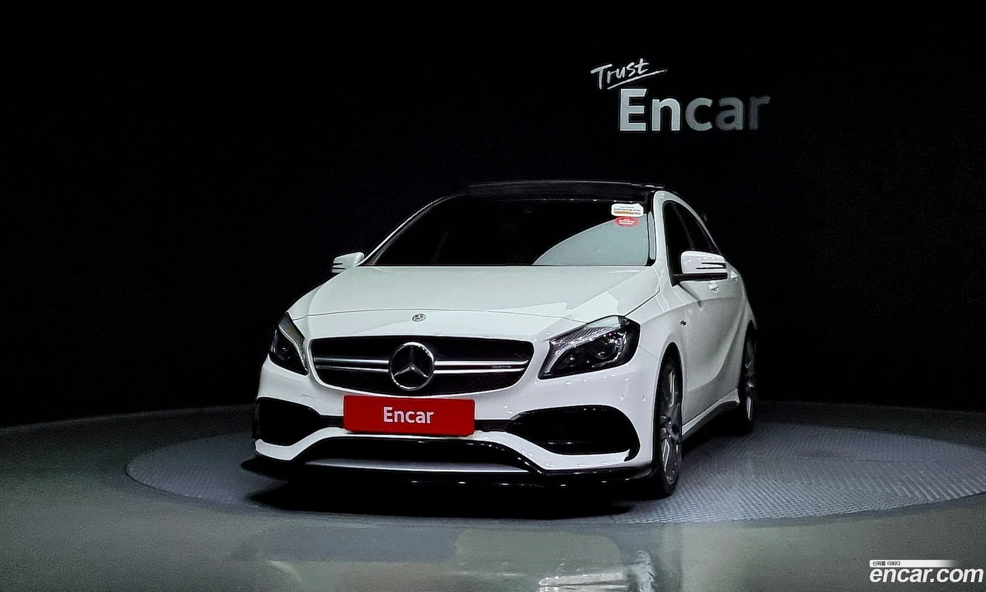 Benz A-Class W176 A45 Amg 4Matic - фотография 12791980