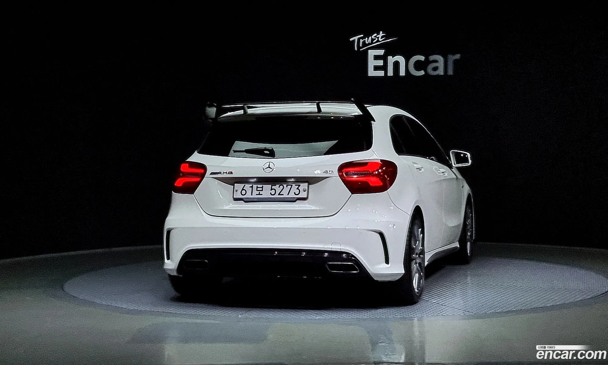 Benz A-Class W176 A45 Amg 4Matic - фотография 12791981