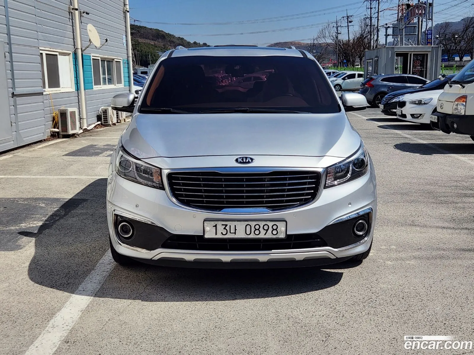 Kia Carnival 9-Seater Noblesse 2016 - фотография 19021144