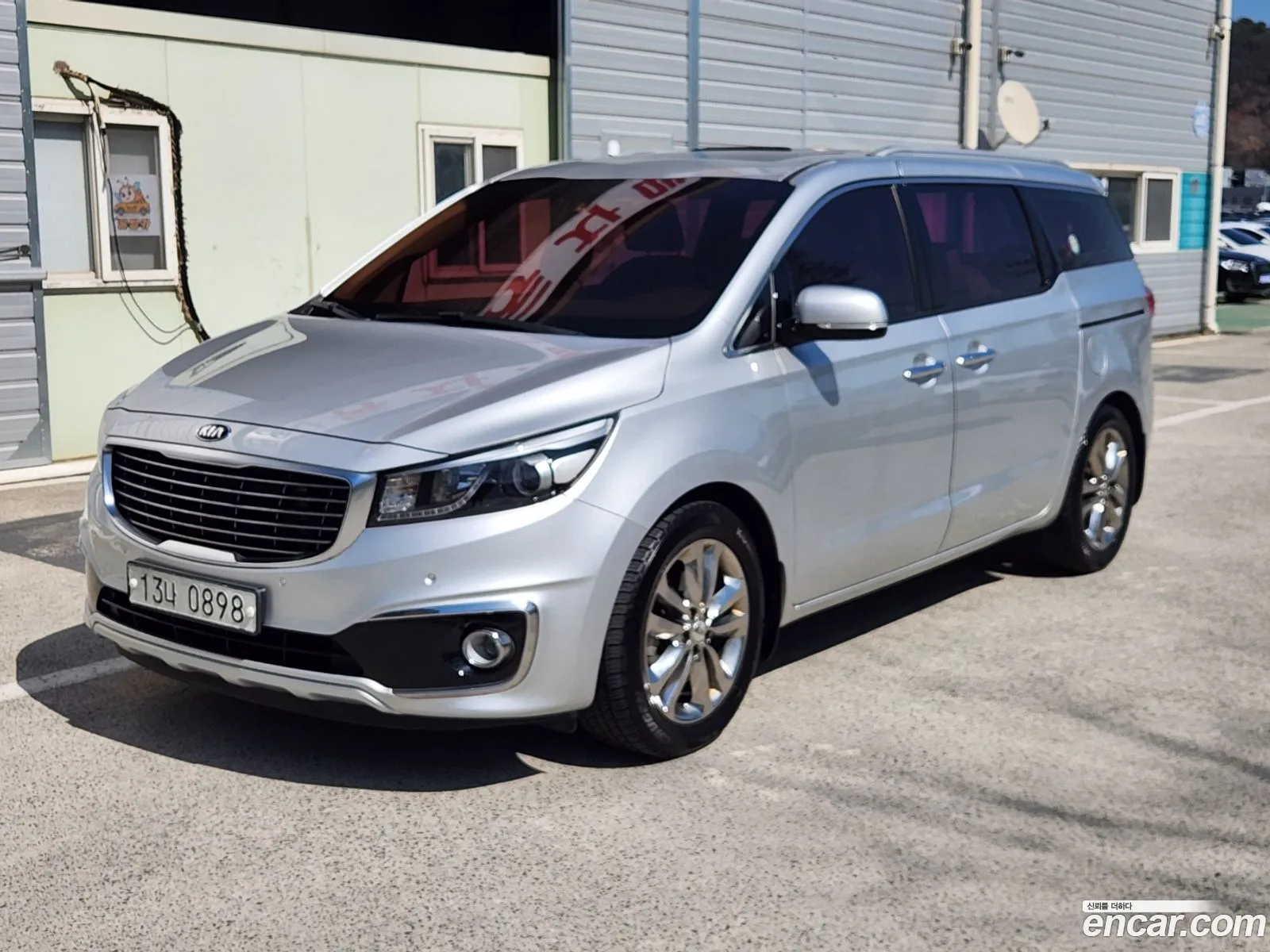 Kia Carnival 9-Seater Noblesse 2016 - фотография 19021145