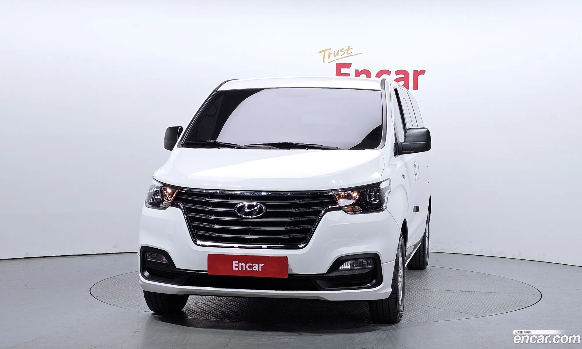 Hyundai Starex 5 Seater Van 2019 - фотография 12514301
