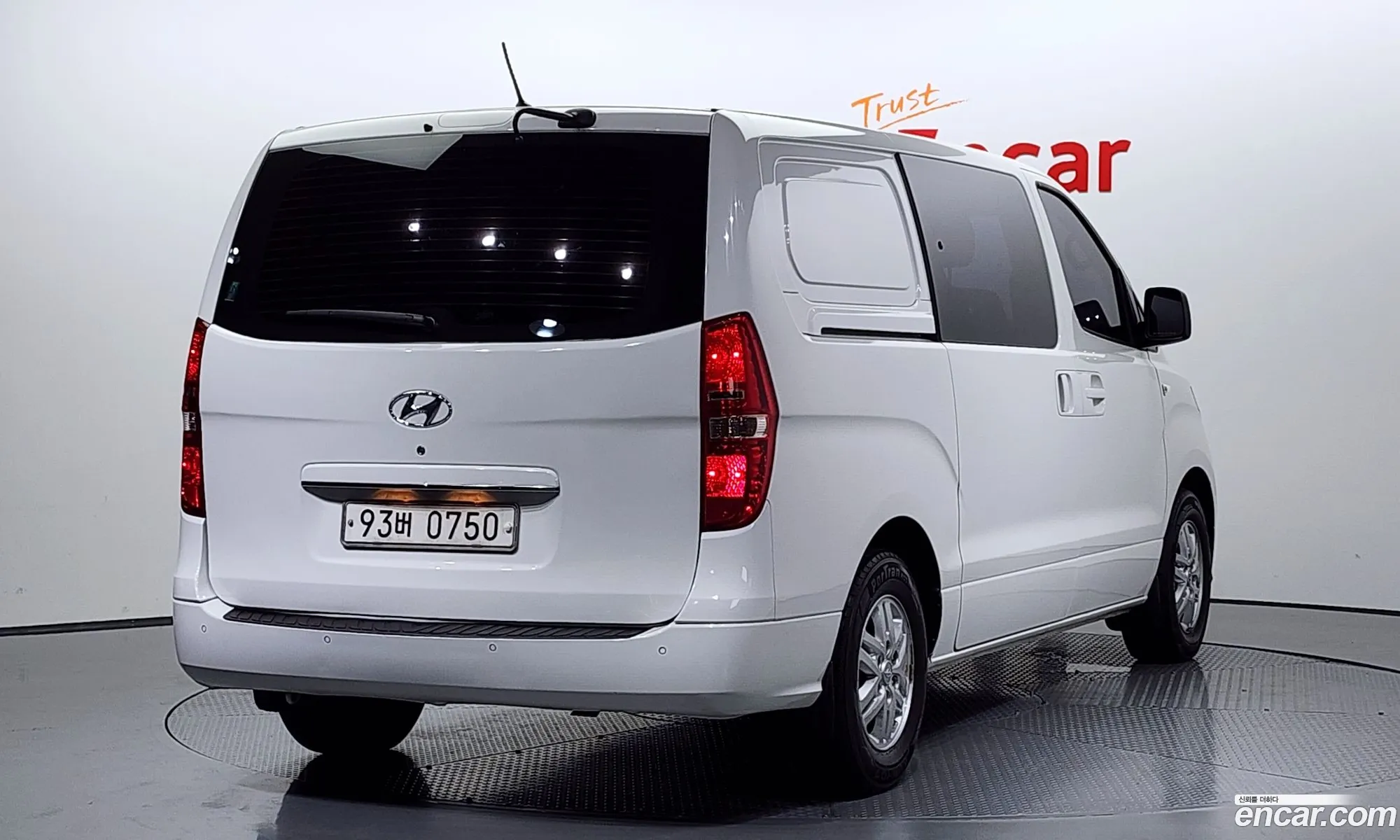 Hyundai The New Grand Starex Van 5-Seater Smart - фотография 18111106