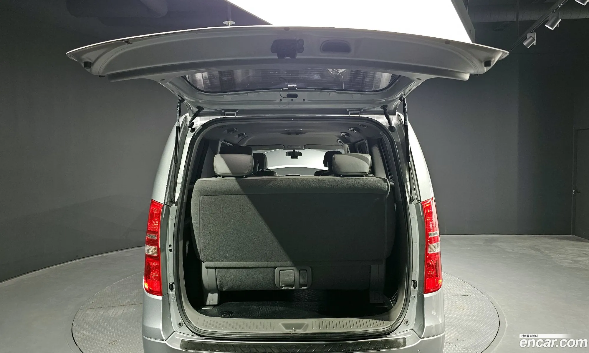 Grand Starex 12 -Seater Wagon Smart - фотография 11289448