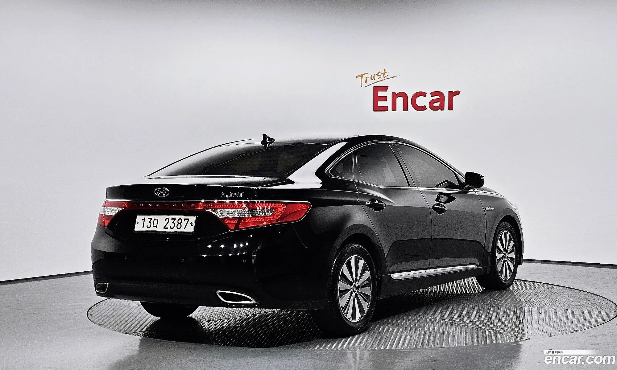 Hyundai Grandeur V Premium 2015 - фотография 16817865