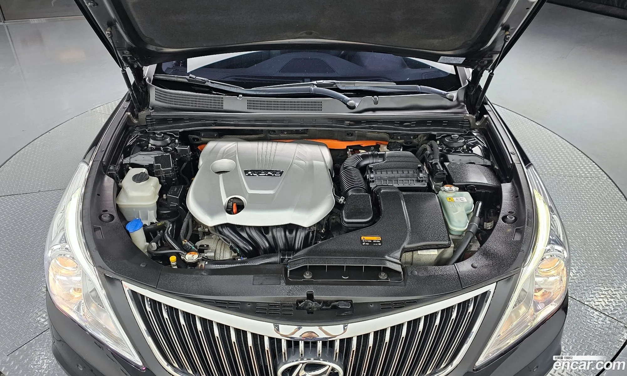 Hyundai Grandeur V Premium 2015 - фотография 16817869