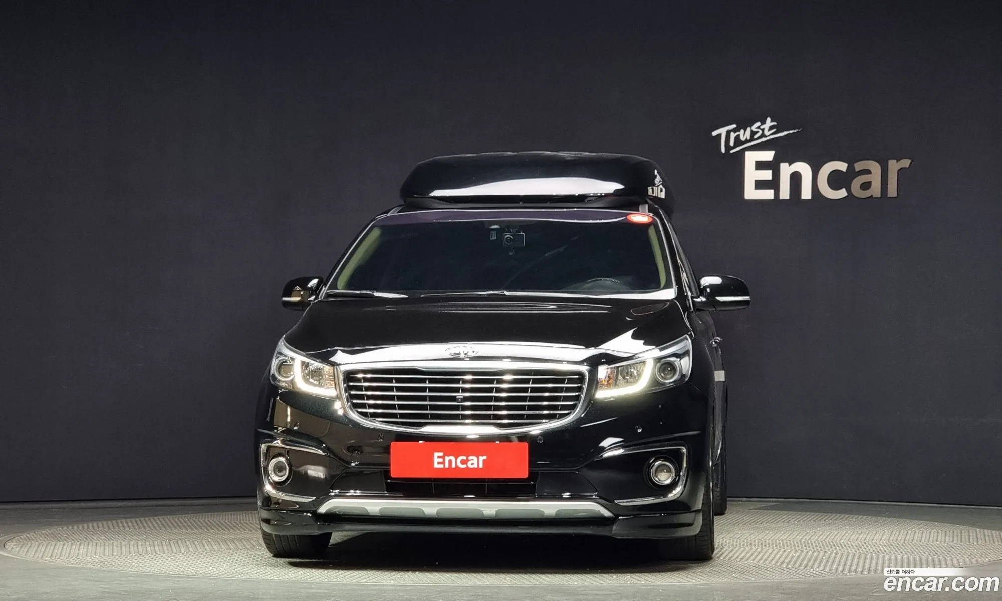 Kia Carnival Gasoline 9-Seater High Limousine 2018 - фотография 15067654