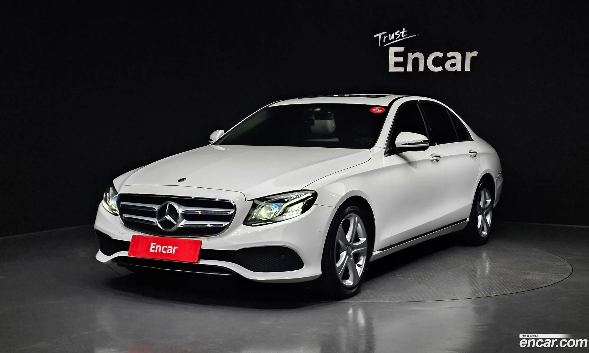 Mercedes-Benz E-Klasse E220D Avant Garde 2017 - фотография 12624285