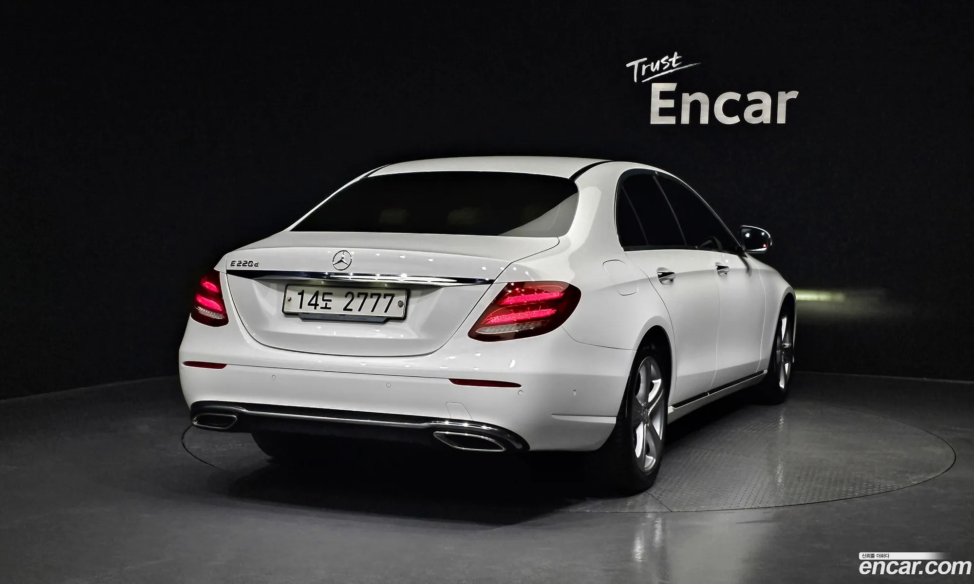 Mercedes-Benz E-Klasse E220D Avant Garde 2017 - фотография 12624286