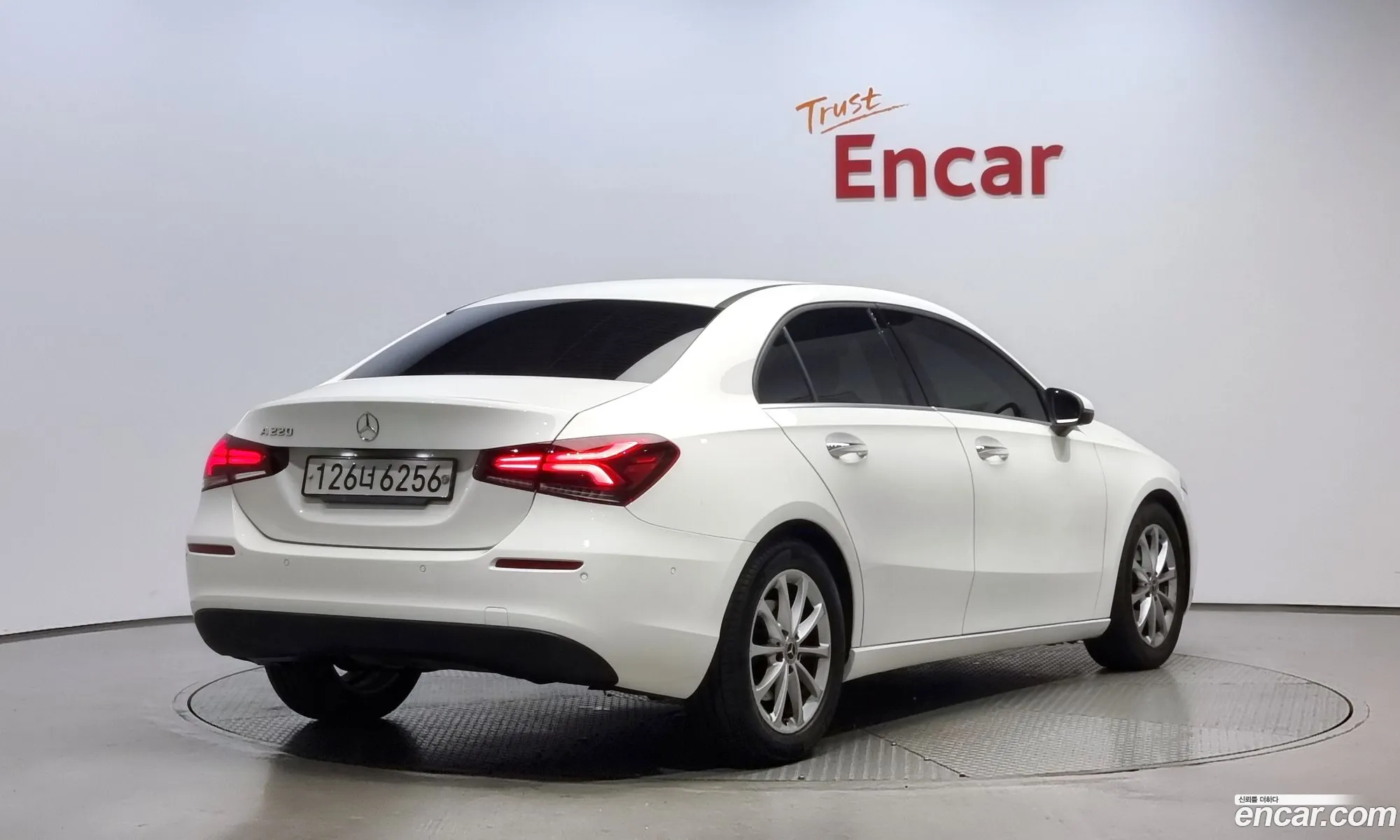 Mercedes-Benz A-Klasse Iv W177 A220 Sedan 2020 - фотография 12487797