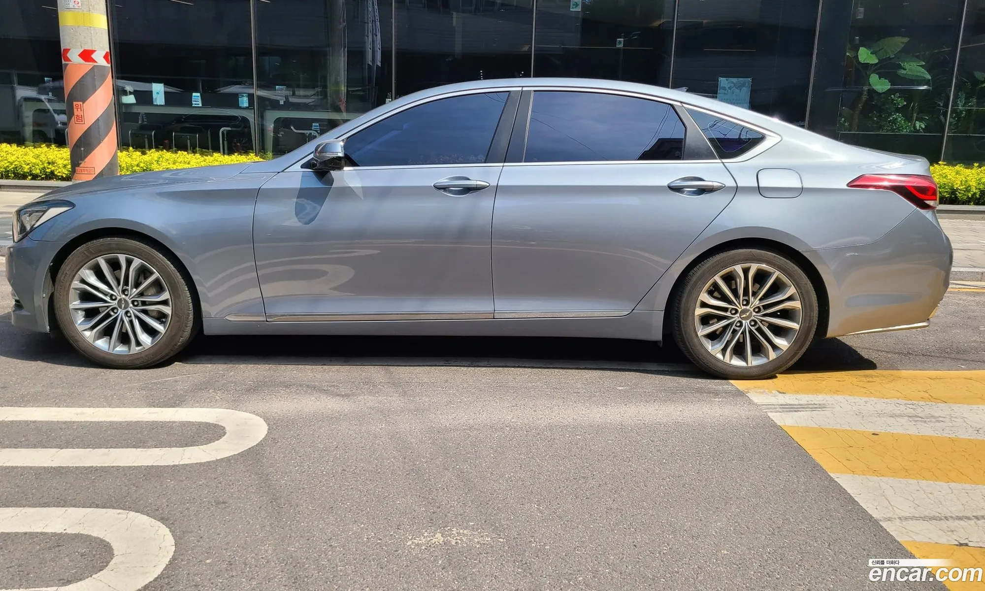 Hyundai Genesis G330 Premium Awd 2014 - фотография 15869430