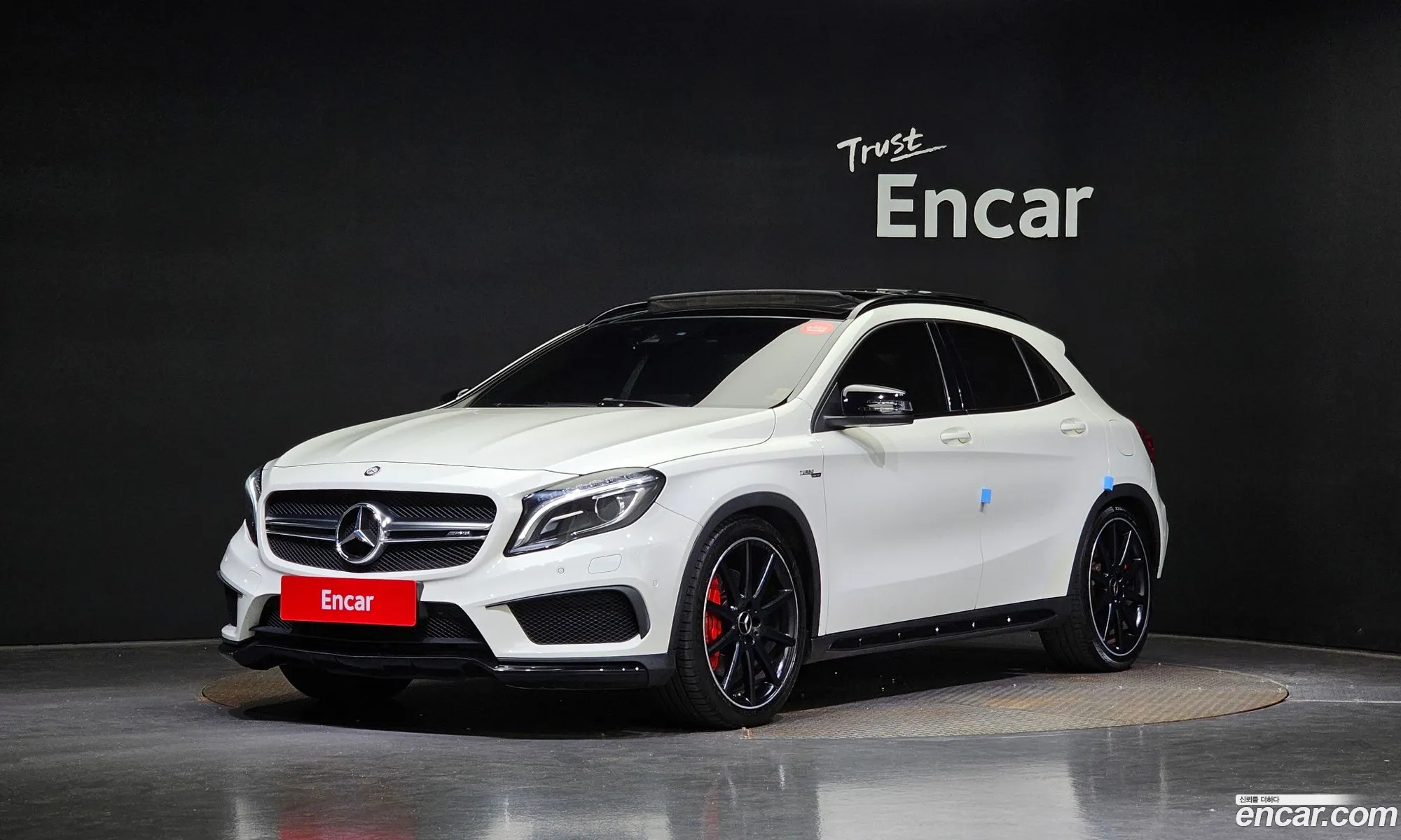 Mercedes-Benz Gla-Klasse Gla45 Amg 4Matic 2017 - фотография 12112513