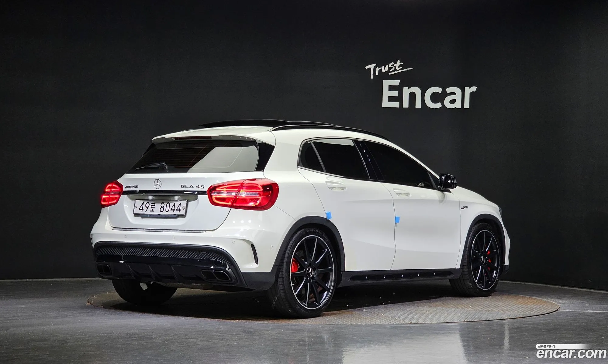 Mercedes-Benz Gla-Klasse Gla45 Amg 4Matic 2017 - фотография 12112514