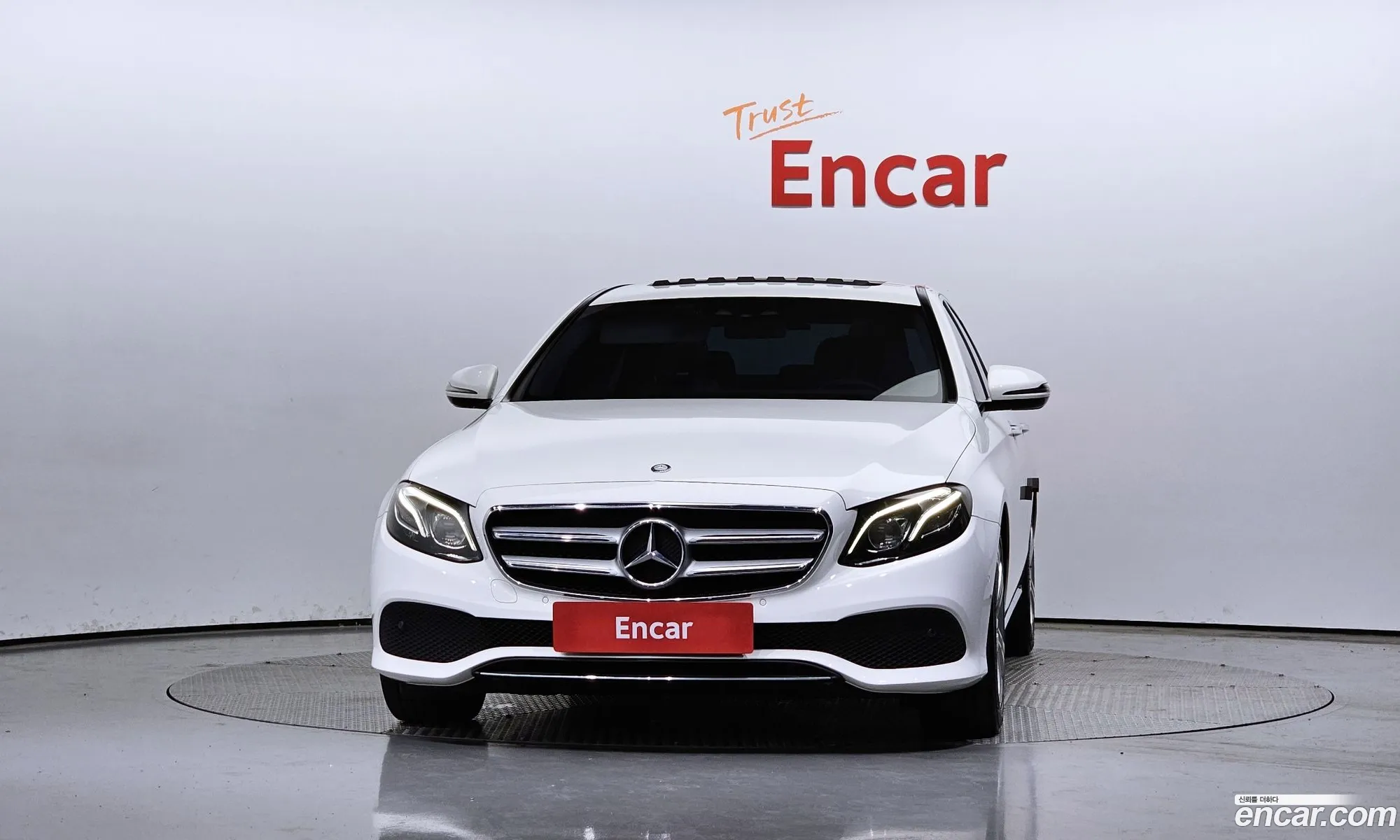 Mercedes-Benz E-Klasse E220D Avant Garde 2017 - фотография 12082240