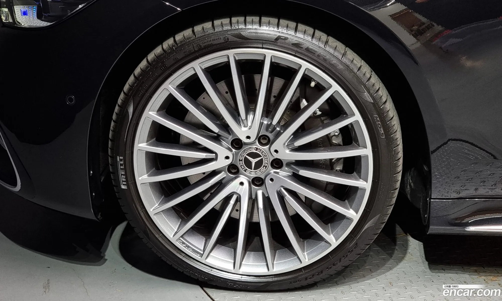 Mercedes-Benz S-Klasse S500L 4Matic 2023 - фотография 12455607