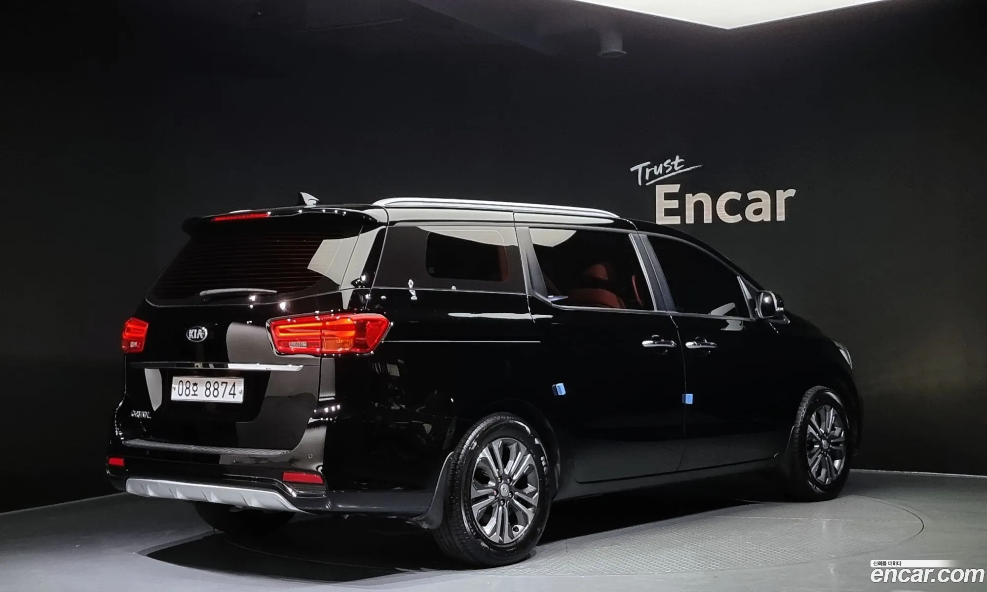 Kia Carnival Iii 9-Seater Luxury 2019 - фотография 11029962