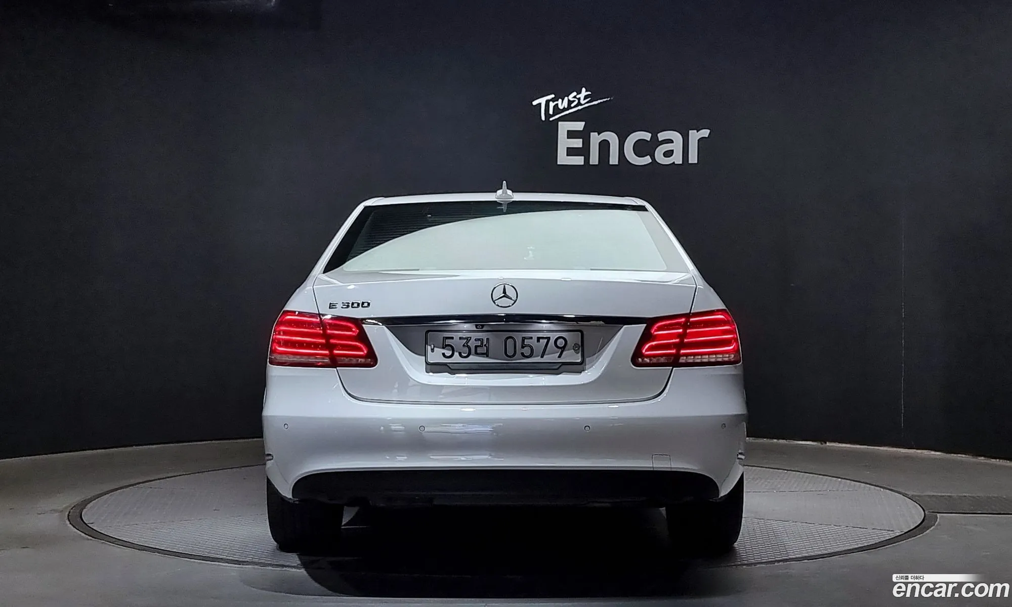 Mercedes-Benz E-Klasse E300 Elegance 2015 - фотография 12771589