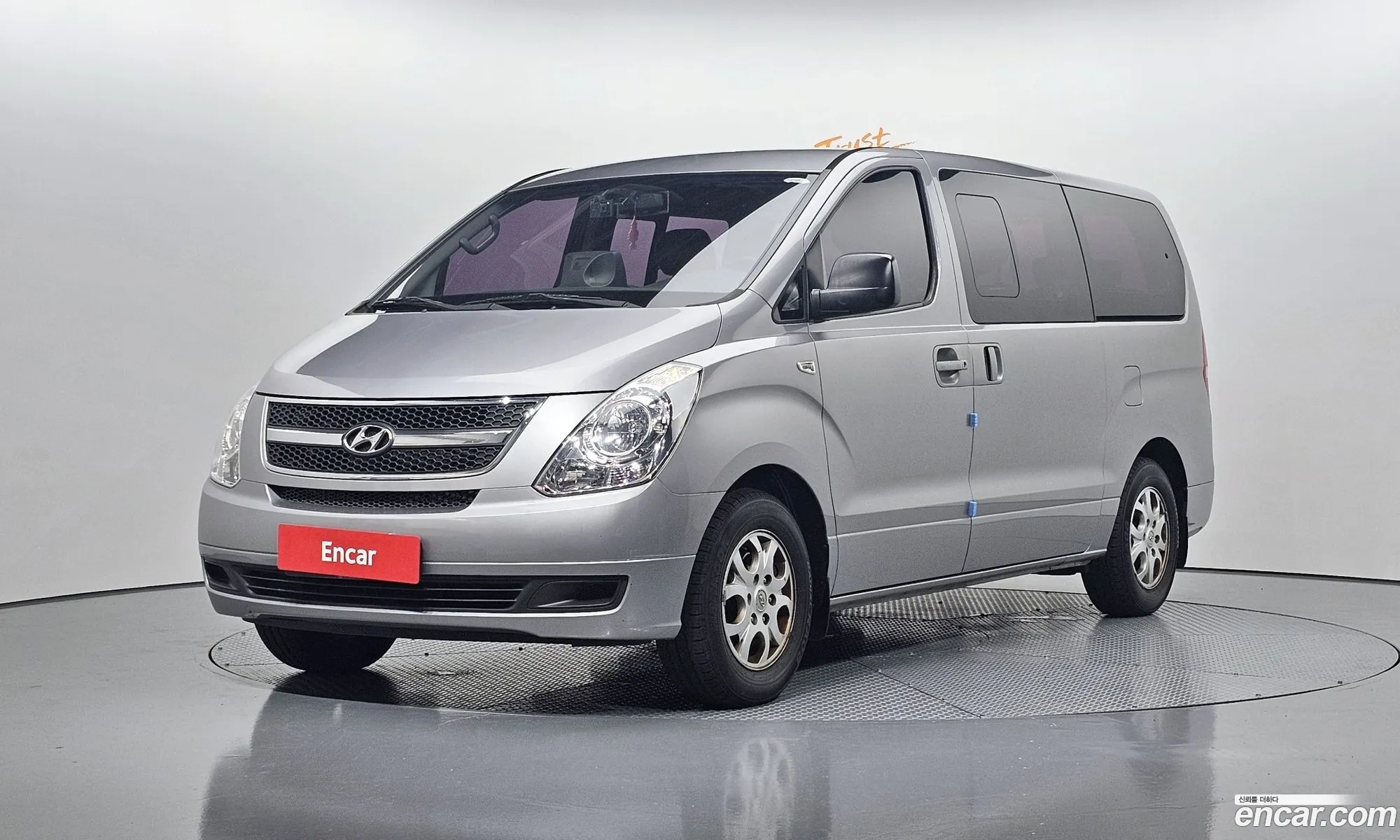 Hyundai Starex 12-Seater Wagon 2012 - фотография 12438308