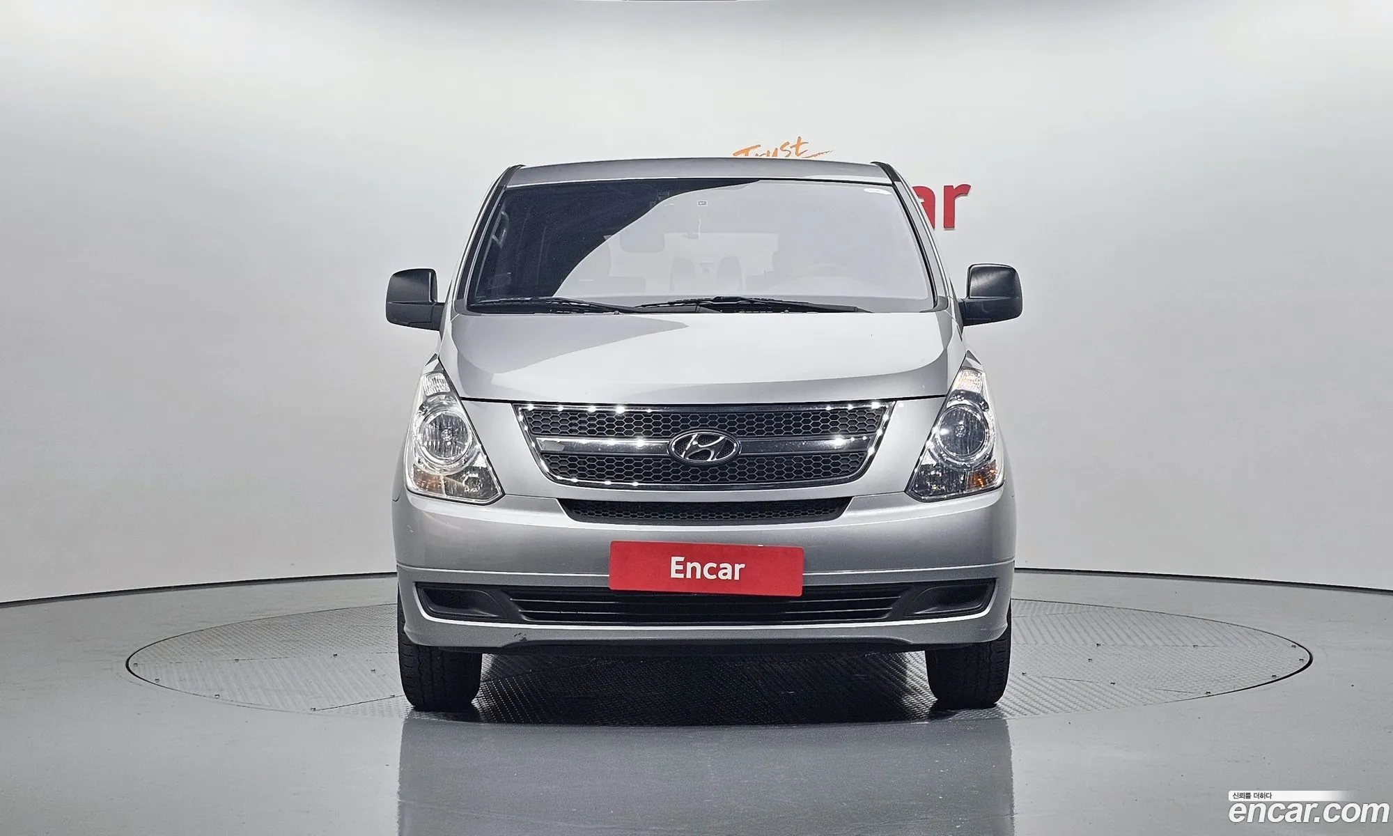 Hyundai Starex 12-Seater Wagon 2012 - фотография 12438311