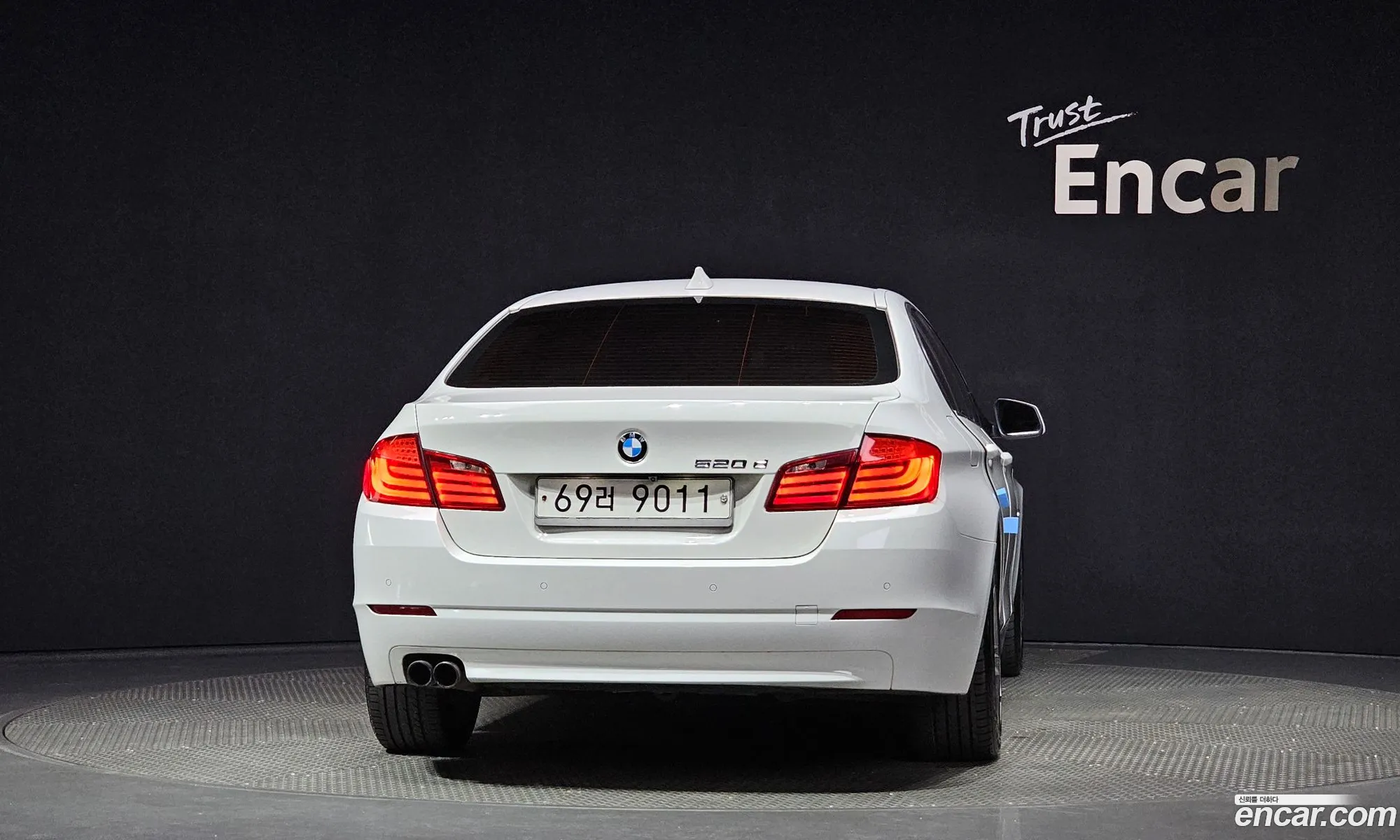 BMW 5 Series F10 520D - фотография 8583159