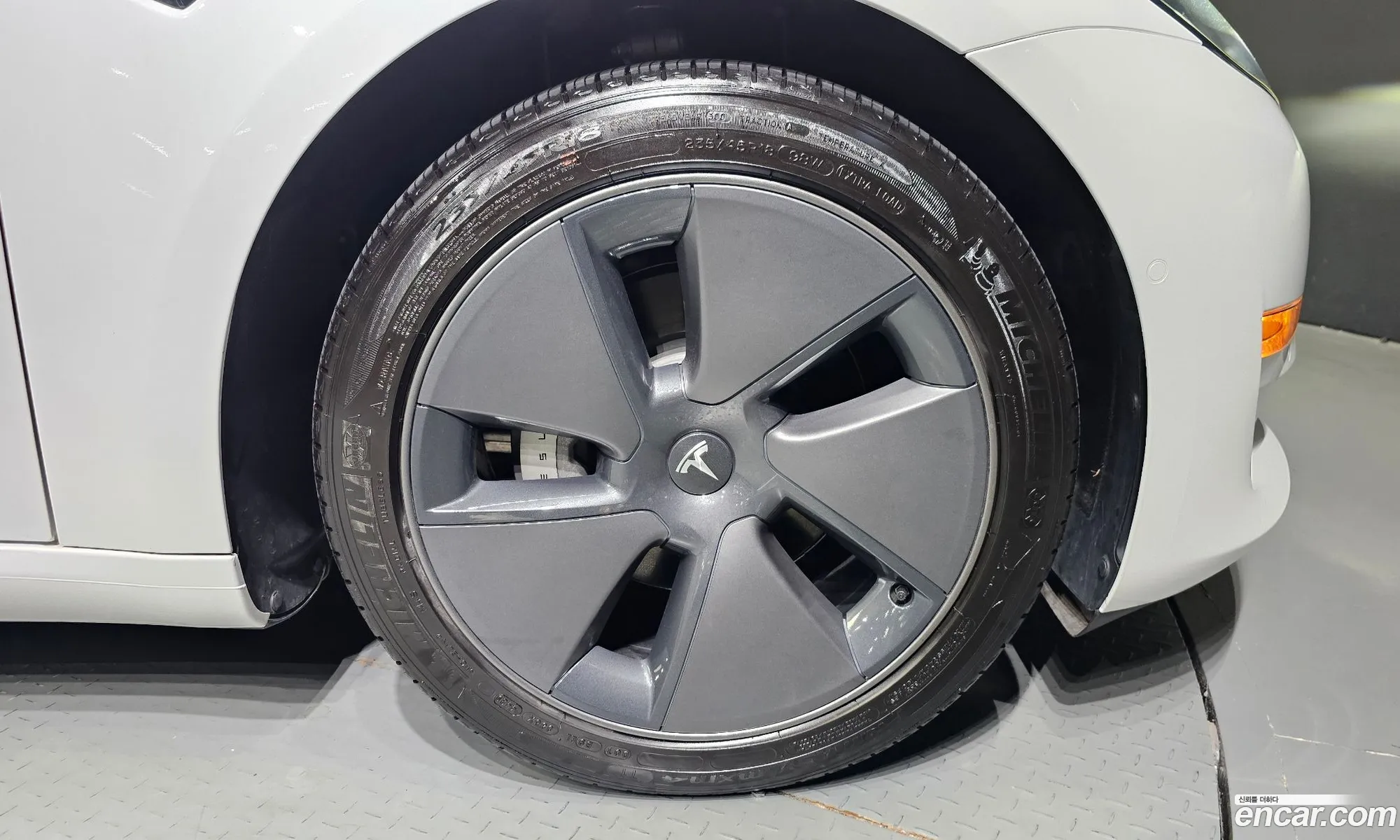 Tesla Model 3 I Standard Range Plus 2021 - фотография 14550632