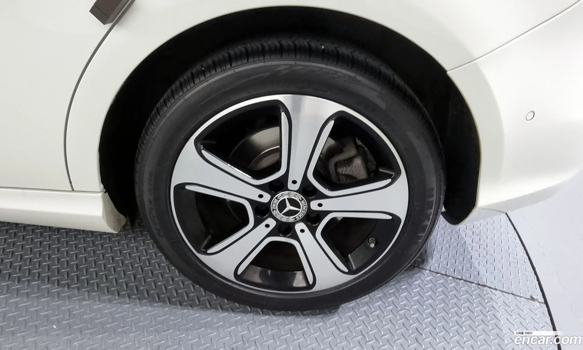Mercedes-Benz B-Klasse B220 2018 - фотография 12082206