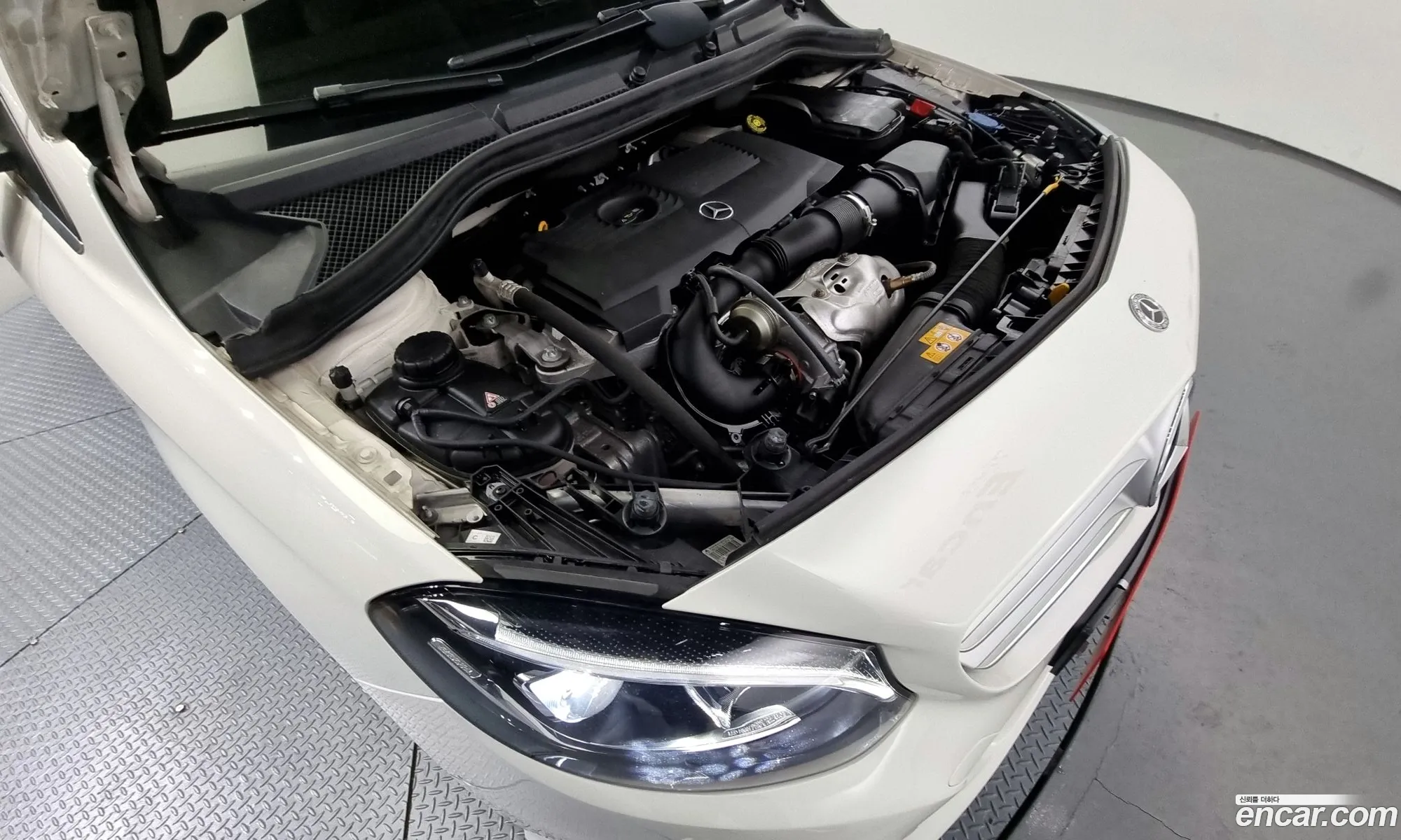 Mercedes-Benz B-Klasse B220 2018 - фотография 12082207