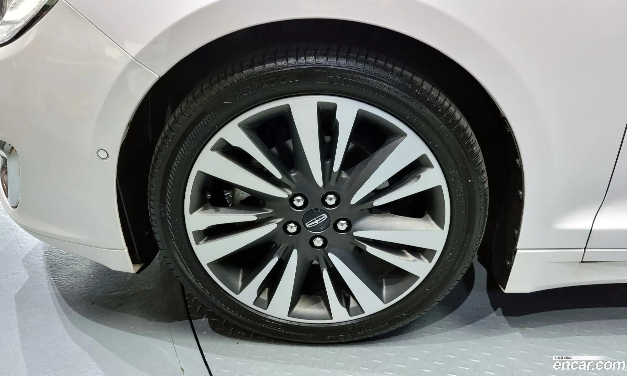 Lincoln Mkz Ii Hybrid 2019 - фотография 3499503