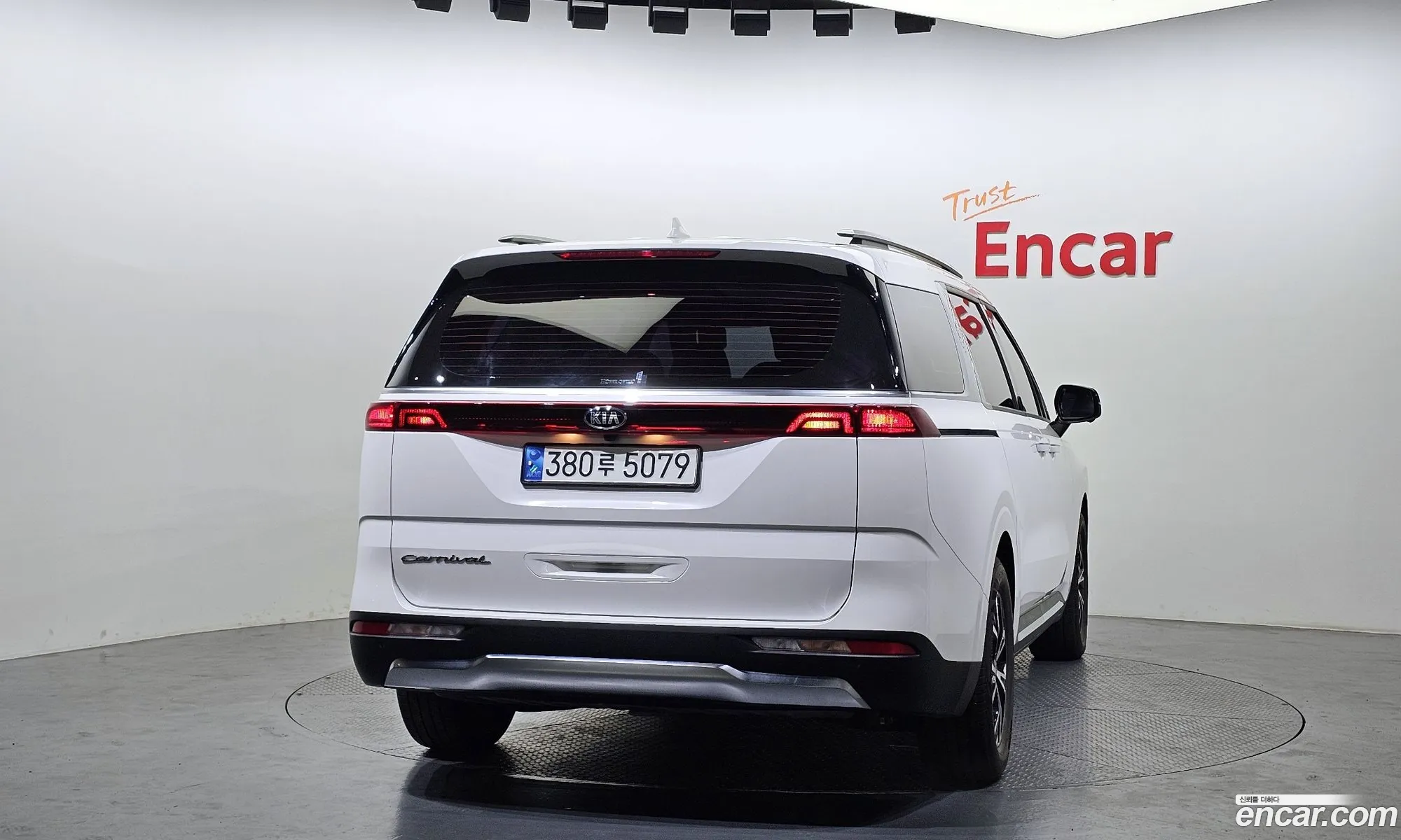 Kia Carnival Gasoline 9-Seater Signature 2021 - фотография 11810507
