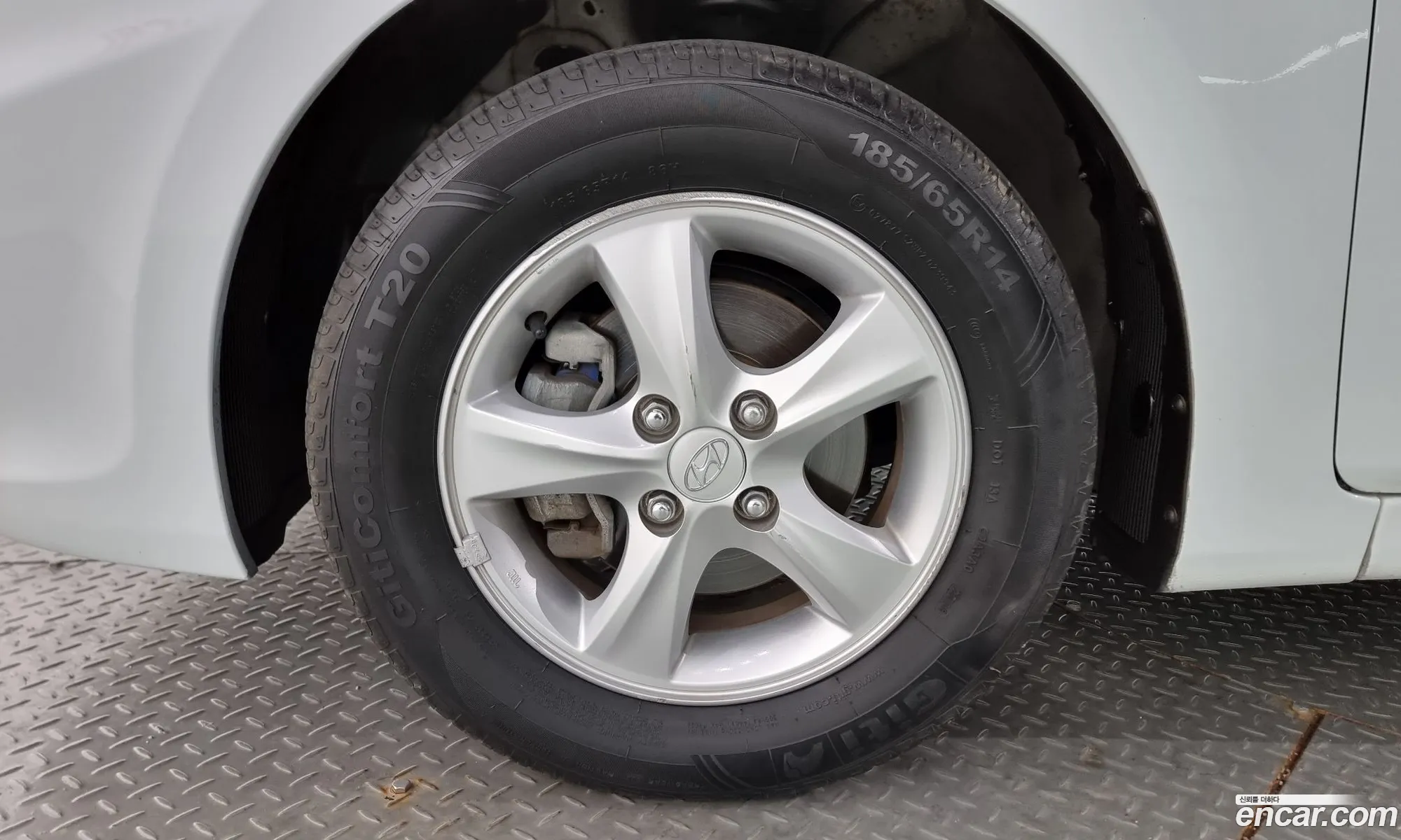 Hyundai Accent 14 Vvt Premier 2011 - фотография 15947370