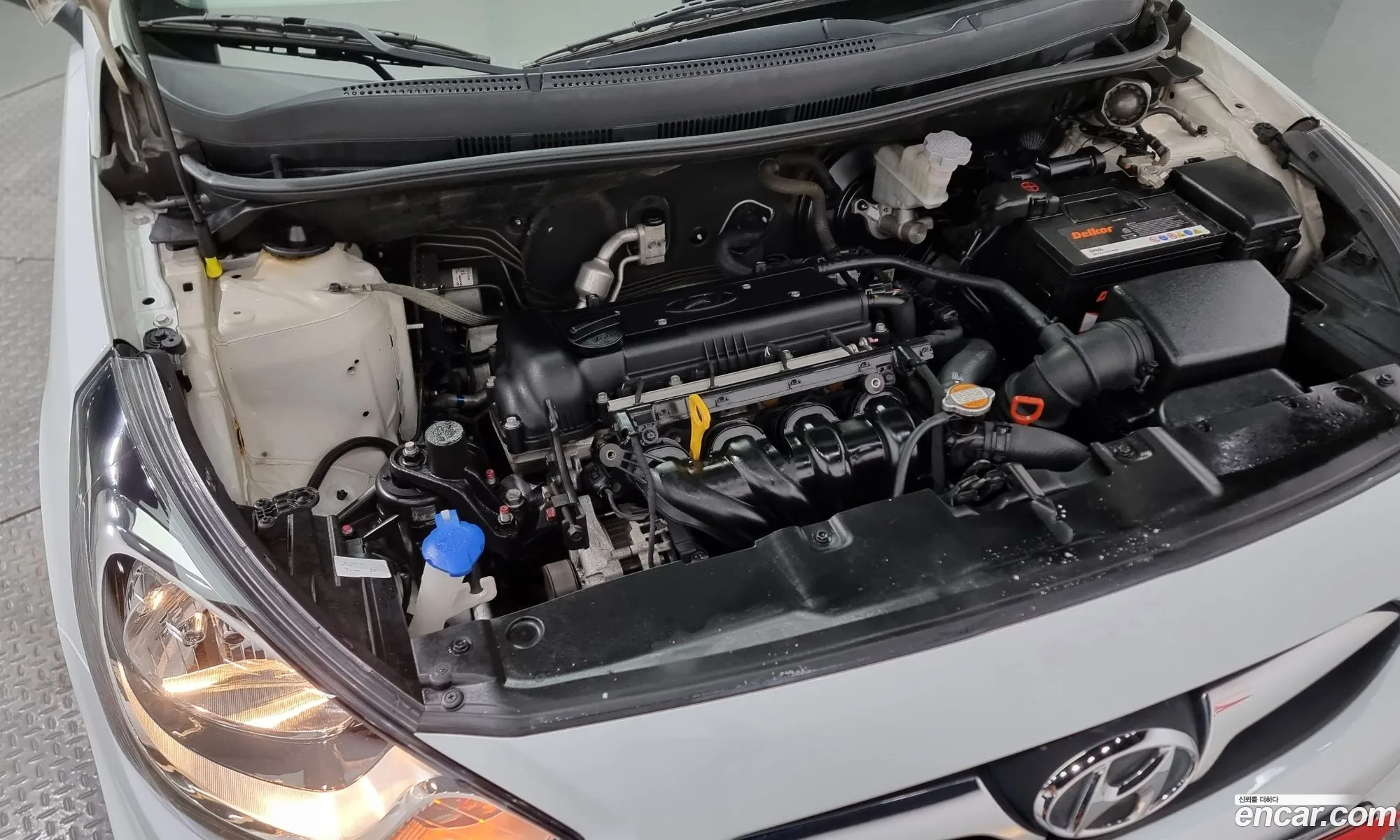 Hyundai Accent 14 Vvt Premier 2011 - фотография 15947371