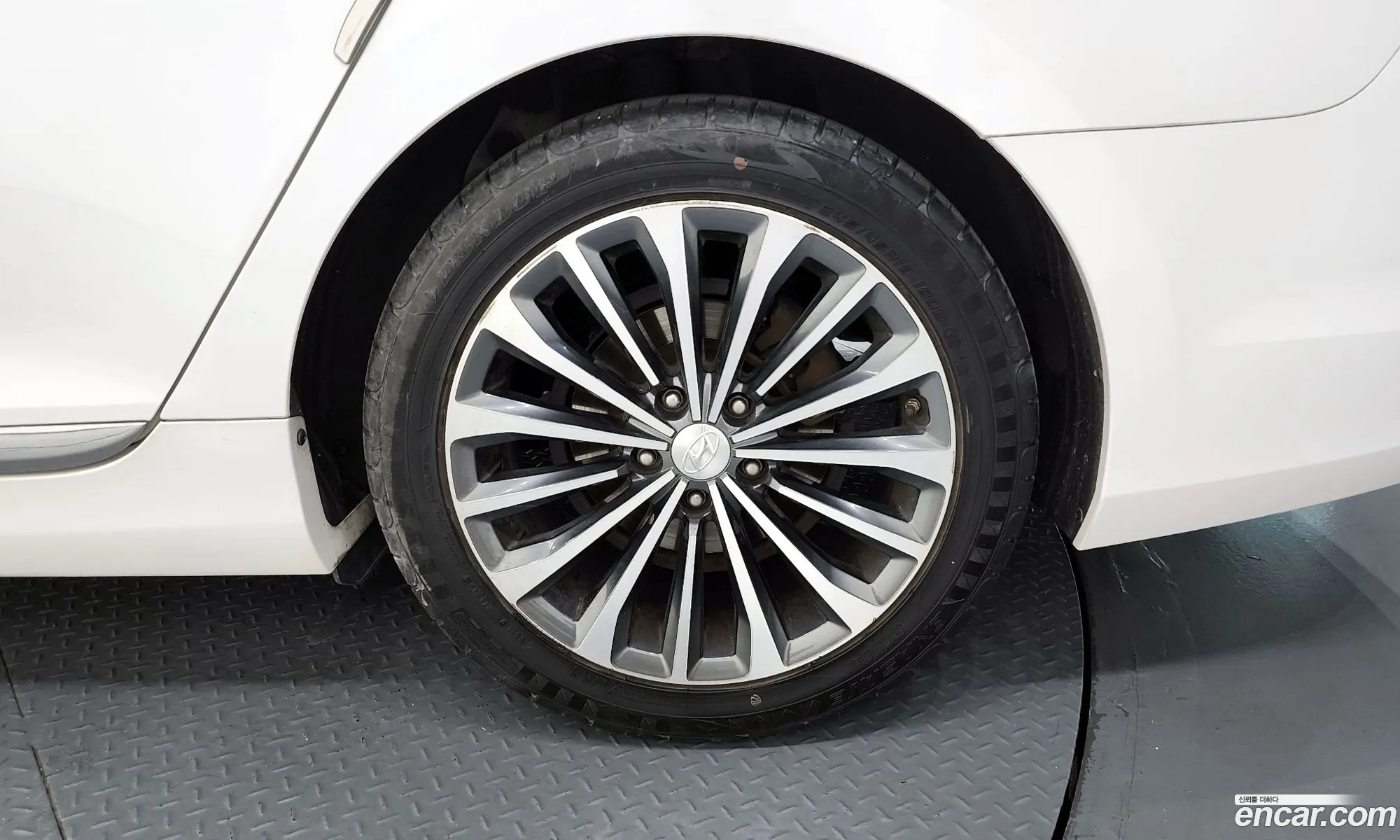 Hyundai Grandeur V Hg240 Modern 2014 - фотография 13494851