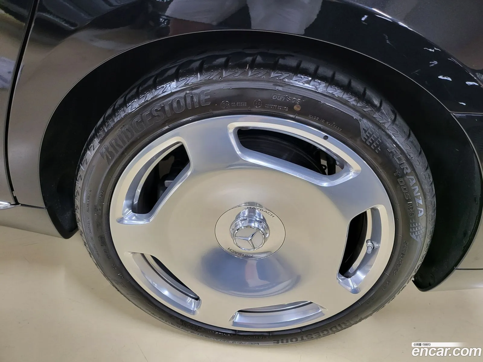 Mercedes-Benz S-Klasse Maybach S580 4Matic 2023 - фотография 12656638