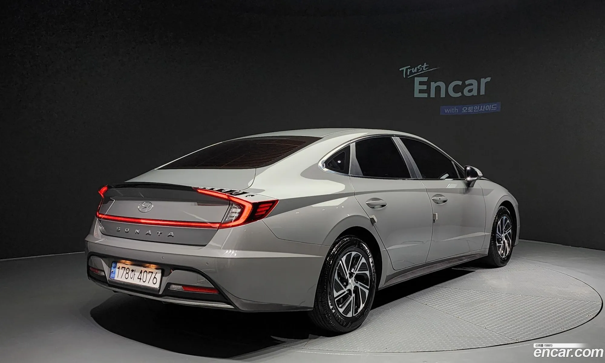 Hyundai Sonata Hybrid Dn8 Smart - фотография 18988037