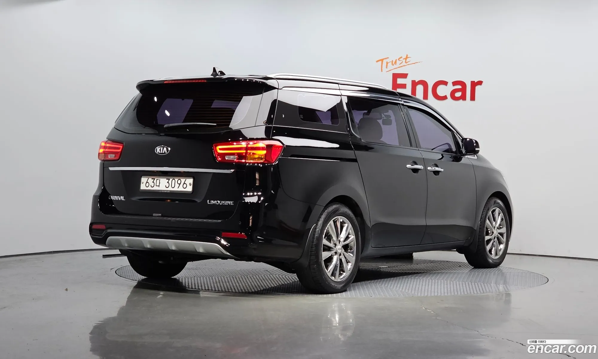Kia Carnival Iii 7-Seater Limousine 2019 - фотография 11334165