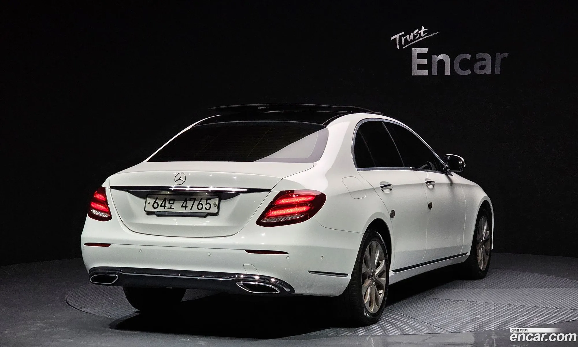 Mercedes-Benz E-Klasse V W213 S213 C238 E220D 4Matic Exclusive 2019 - фотография 13622288