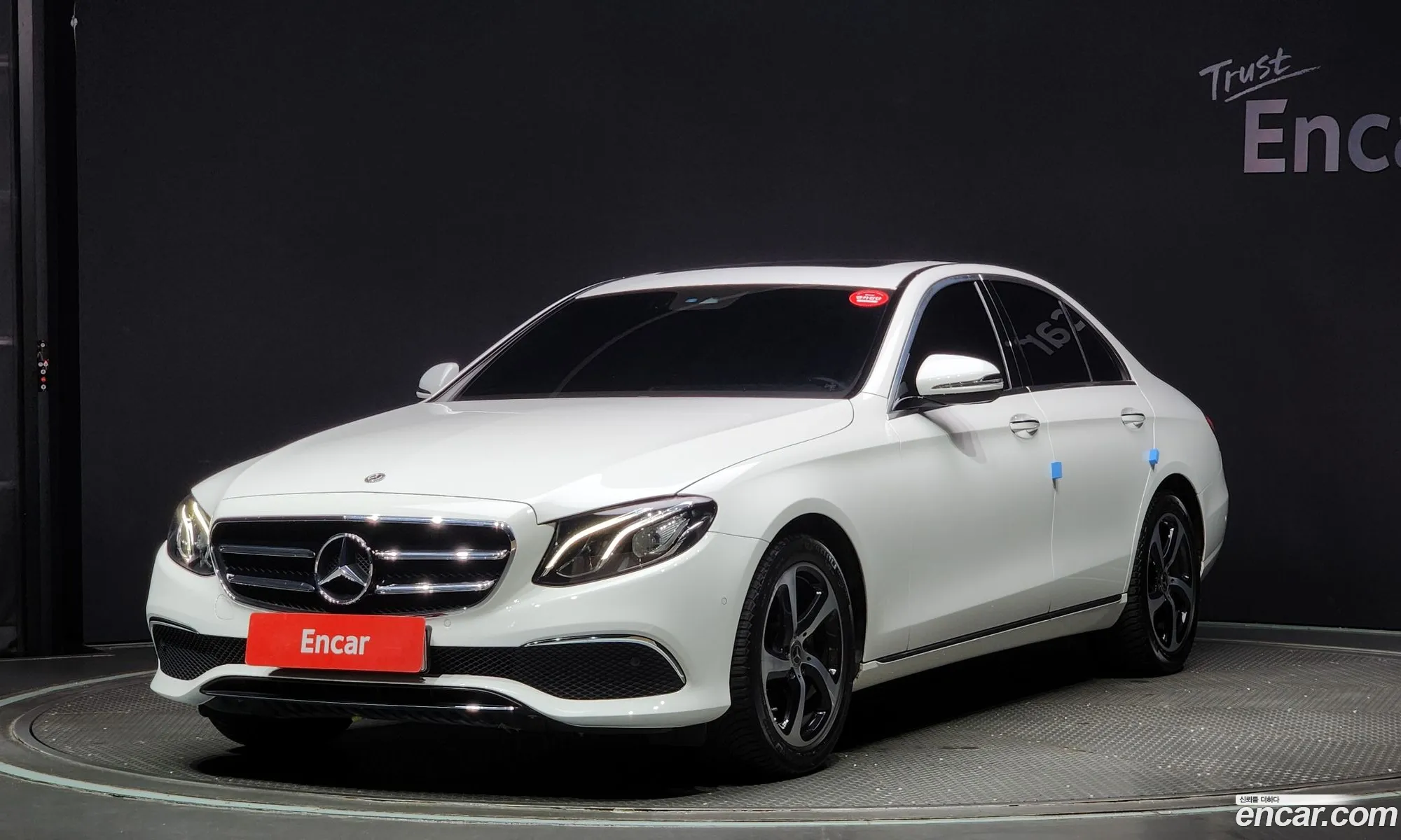 Mercedes E-Class W213 E250 Avantgarde - фотография 12585748
