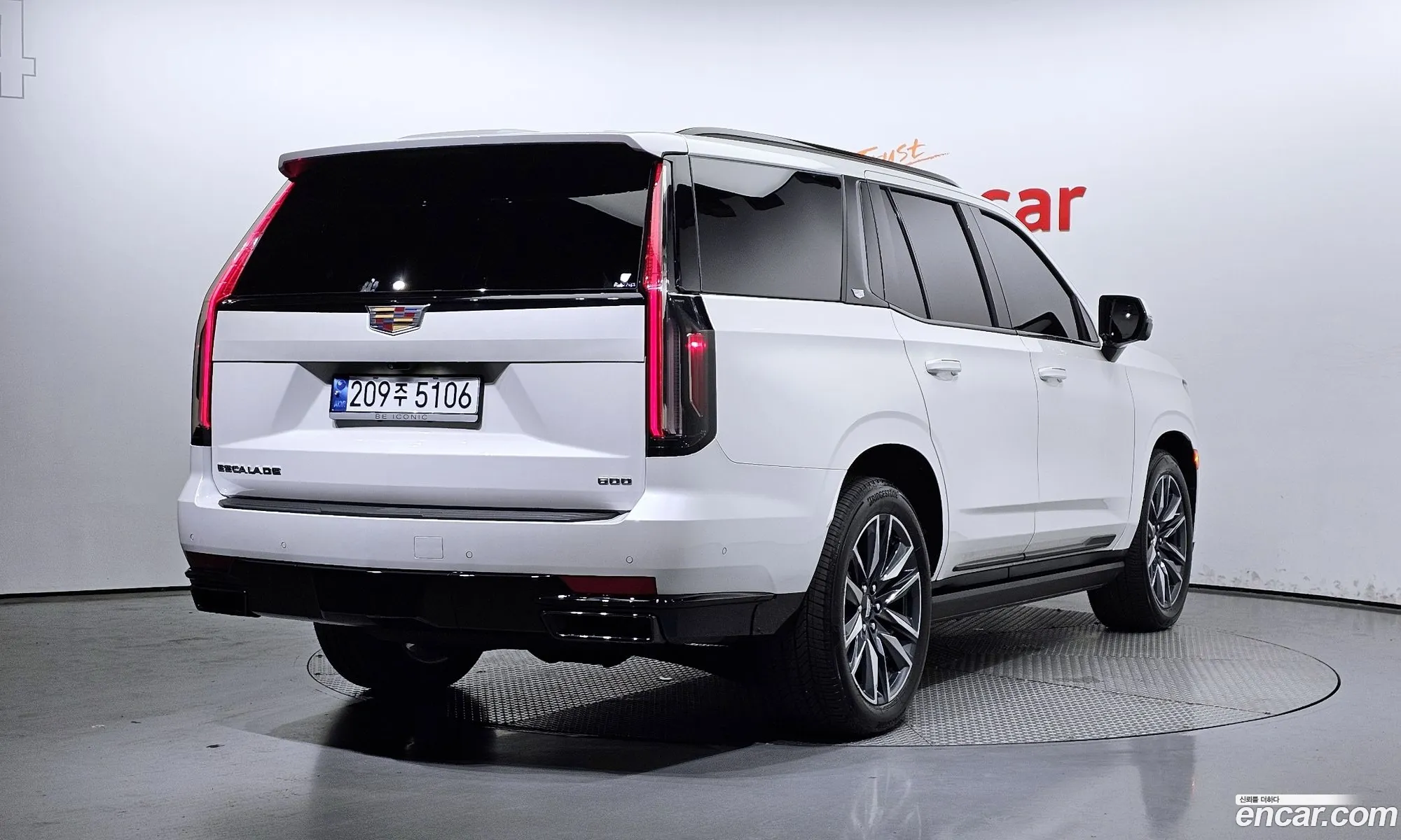 Cadillac Escalade 62 2023 - фотография 3741450