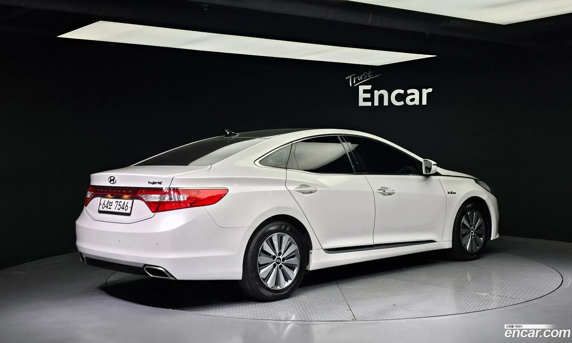 Hyundai Grandeur V Premium 2015 - фотография 11802490