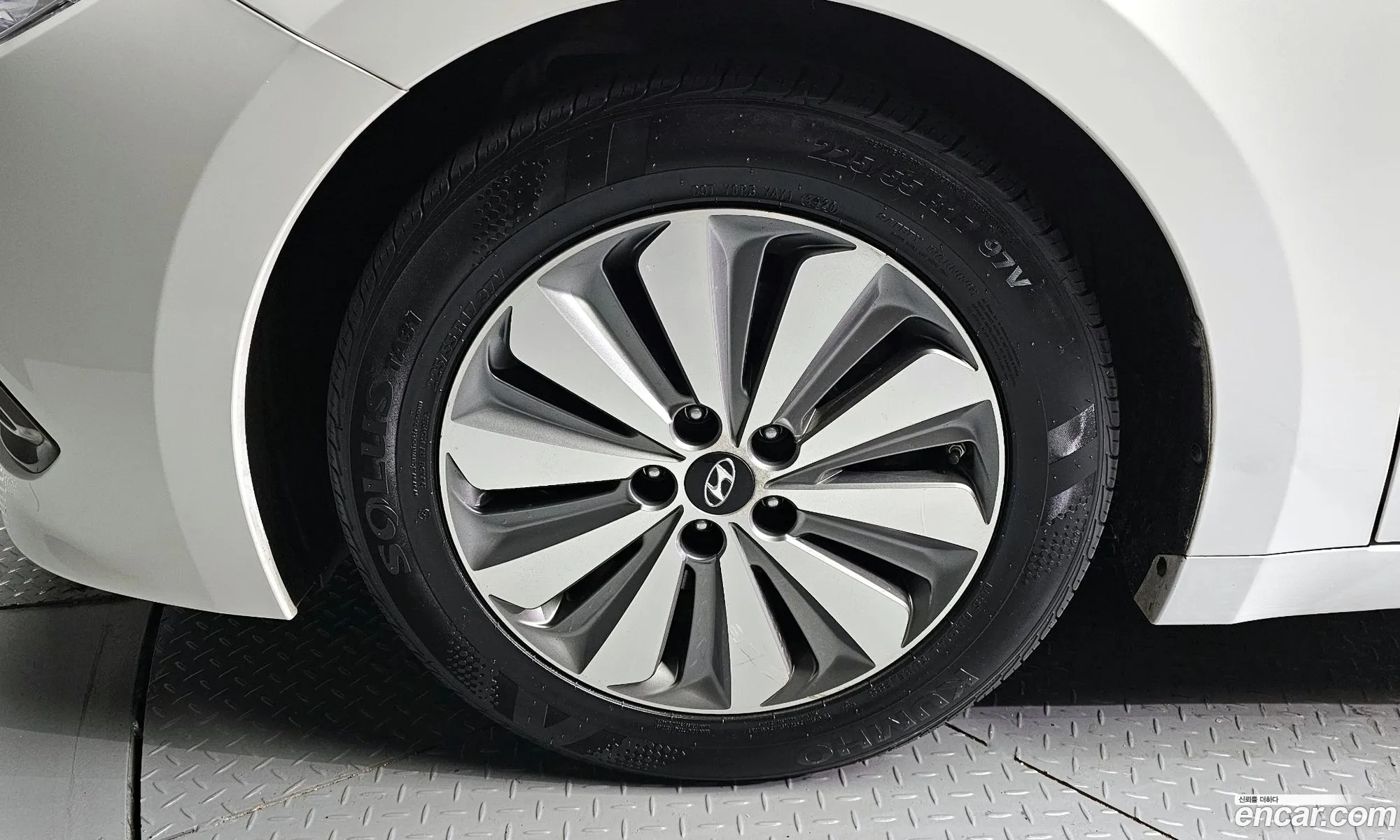 Hyundai Grandeur V Premium 2015 - фотография 11802493